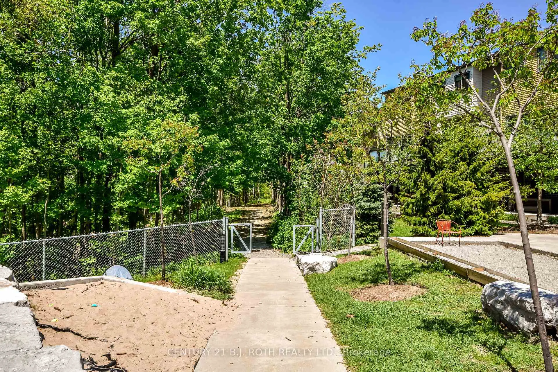 Photo 30 of Unit 64, 369 Essa Road, Barrie, Holly — HOMEH