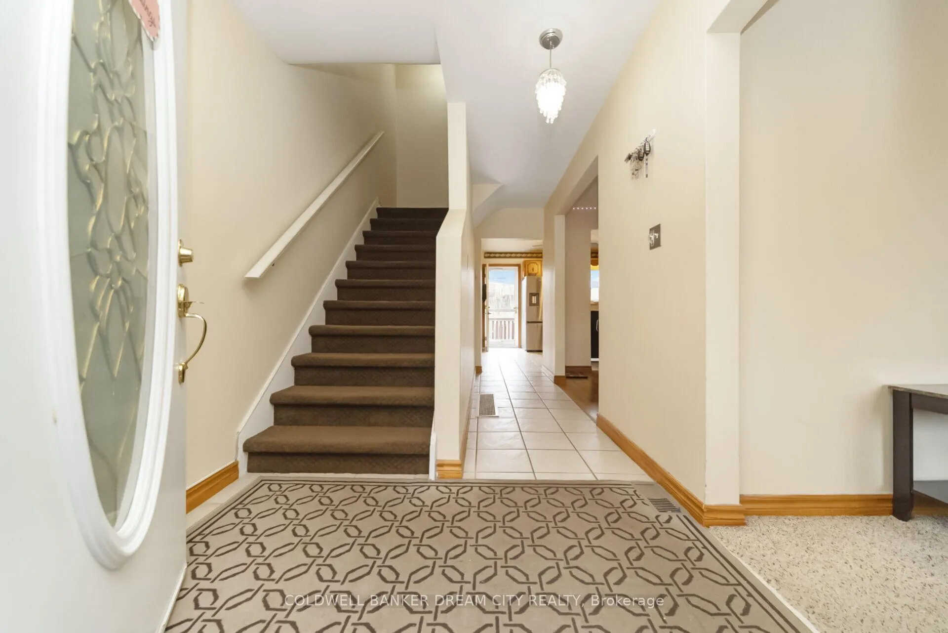 Photo 5 of 39 Reid Avenue N, Hamilton, McQuesten — HOMEH