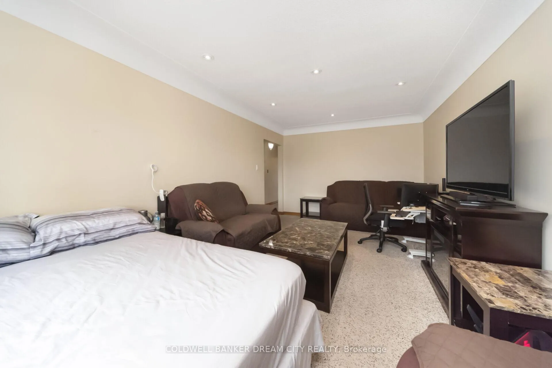 Photo 10 of 39 Reid Avenue N, Hamilton, McQuesten — HOMEH