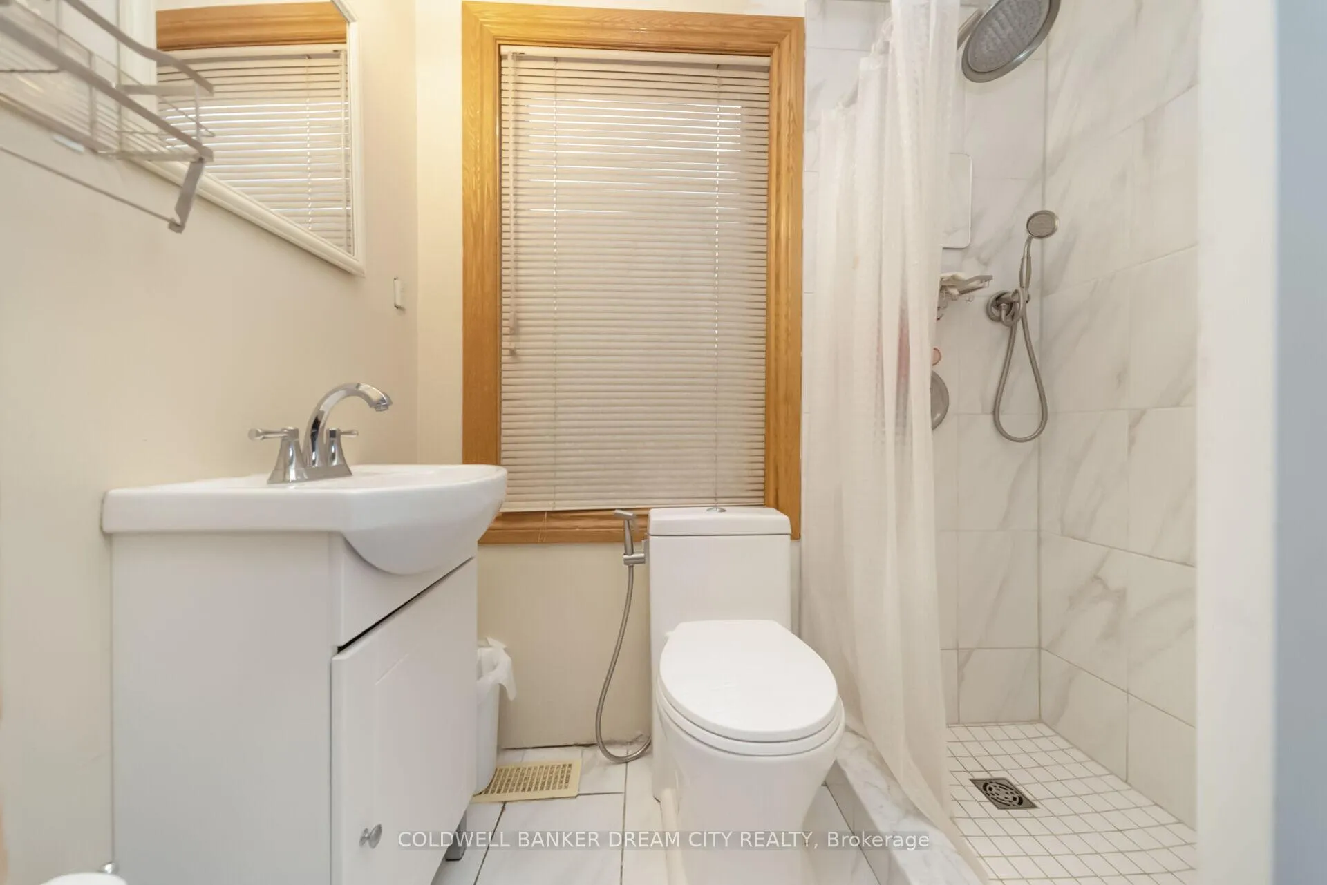 Photo 18 of 39 Reid Avenue N, Hamilton, McQuesten — HOMEH