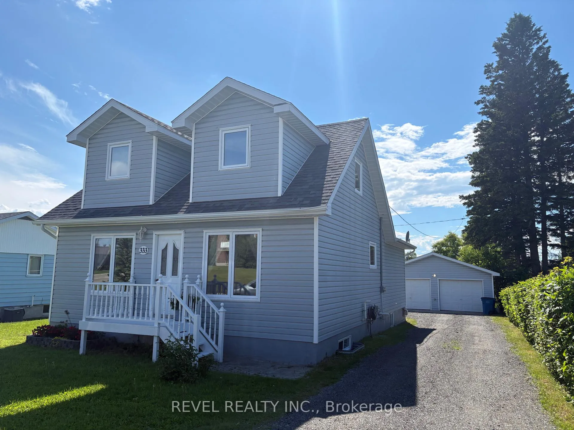 Photo 1 of 333 Tenth Avenue, Cochrane — HOMEH