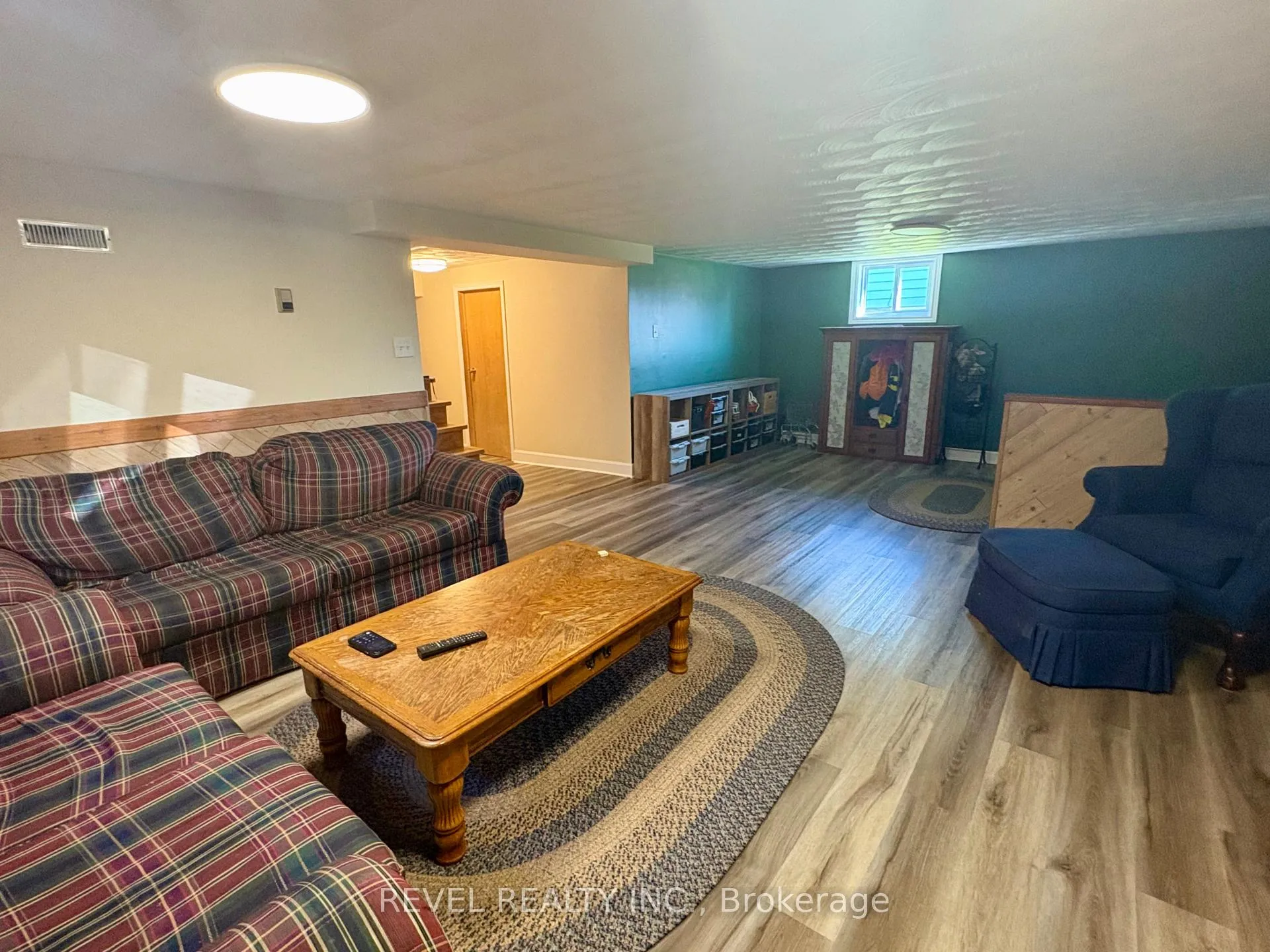 Photo 25 of 333 Tenth Avenue, Cochrane — HOMEH