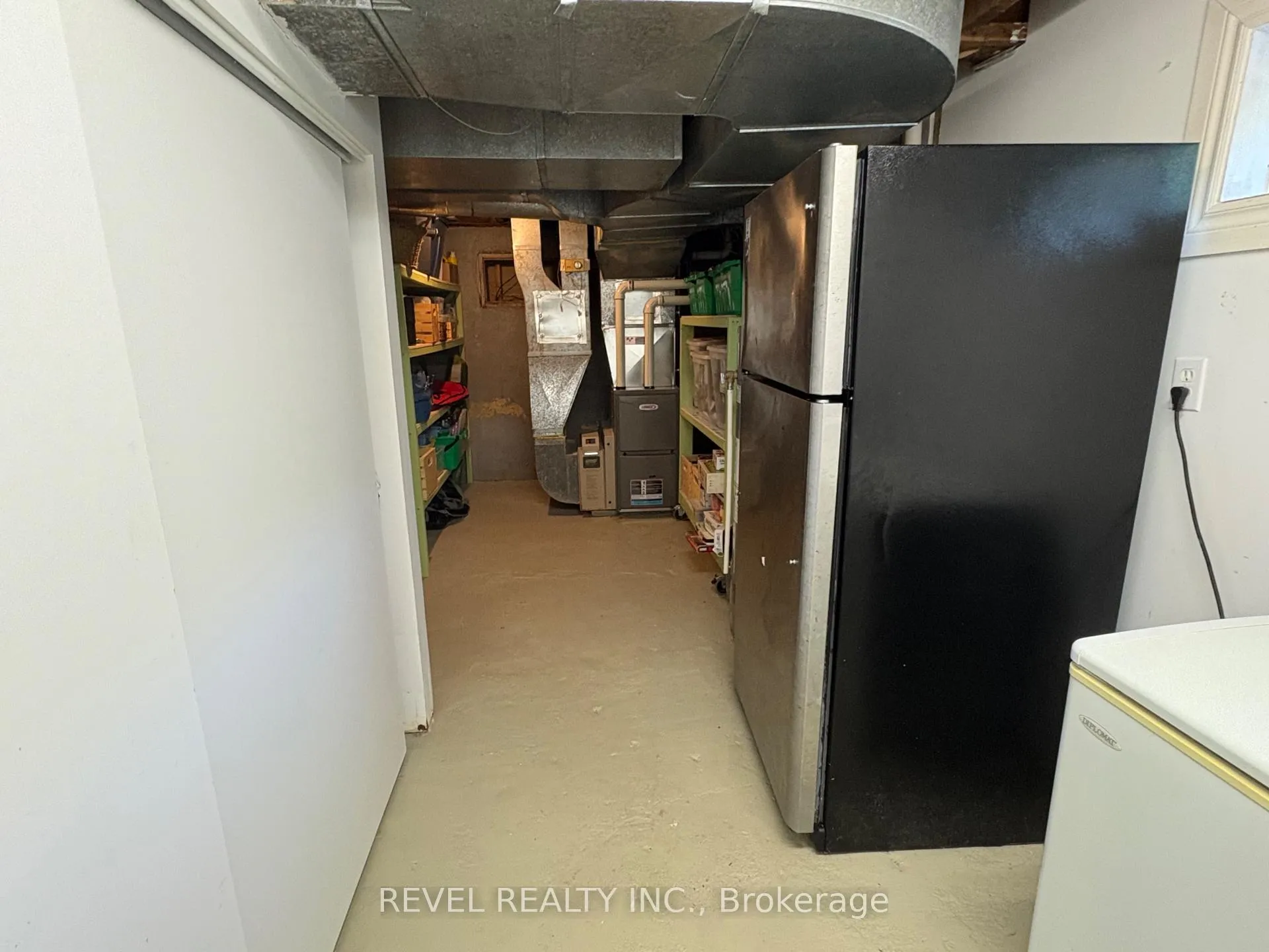 Photo 32 of 333 Tenth Avenue, Cochrane — HOMEH
