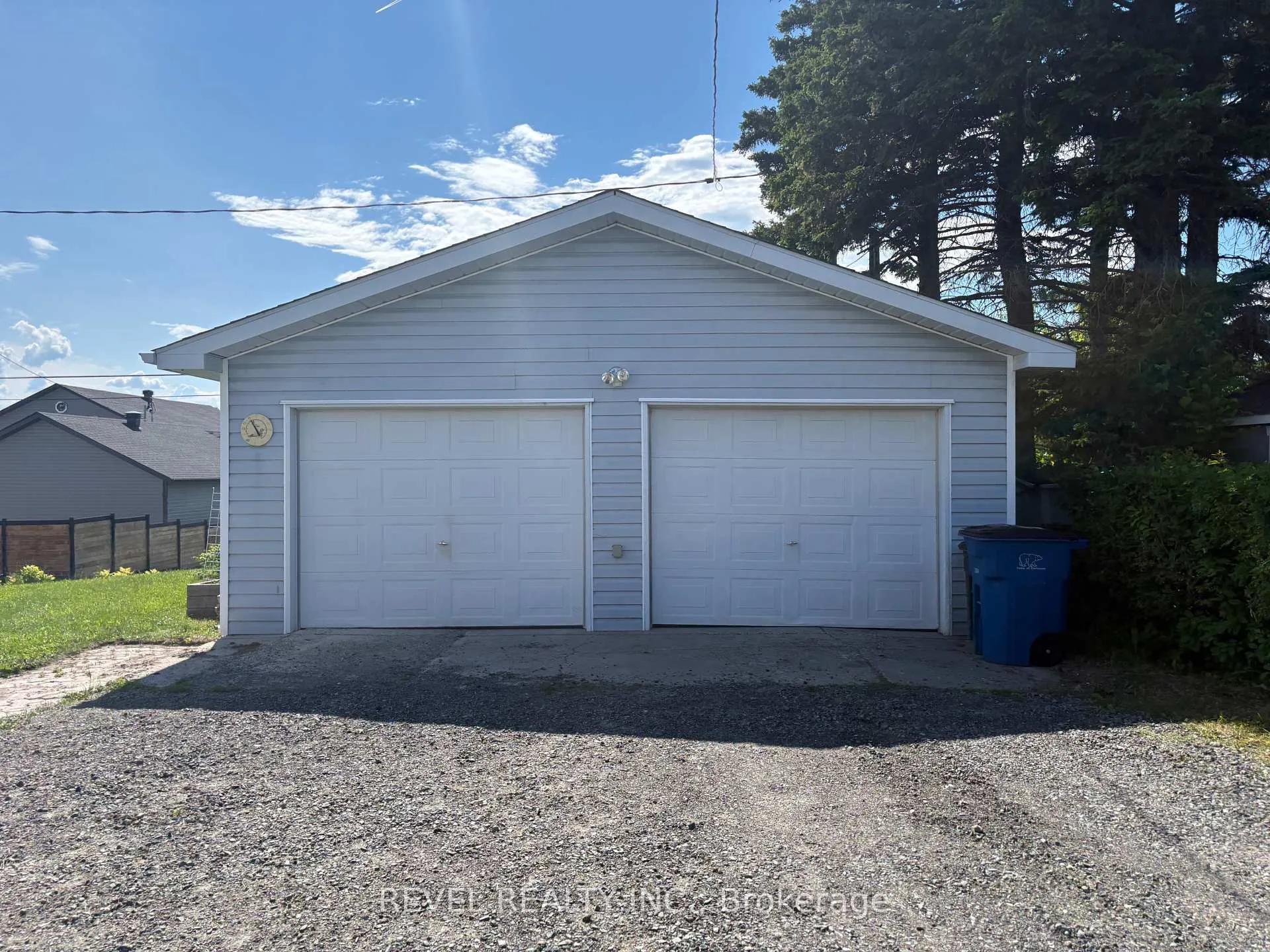 Photo 34 of 333 Tenth Avenue, Cochrane — HOMEH