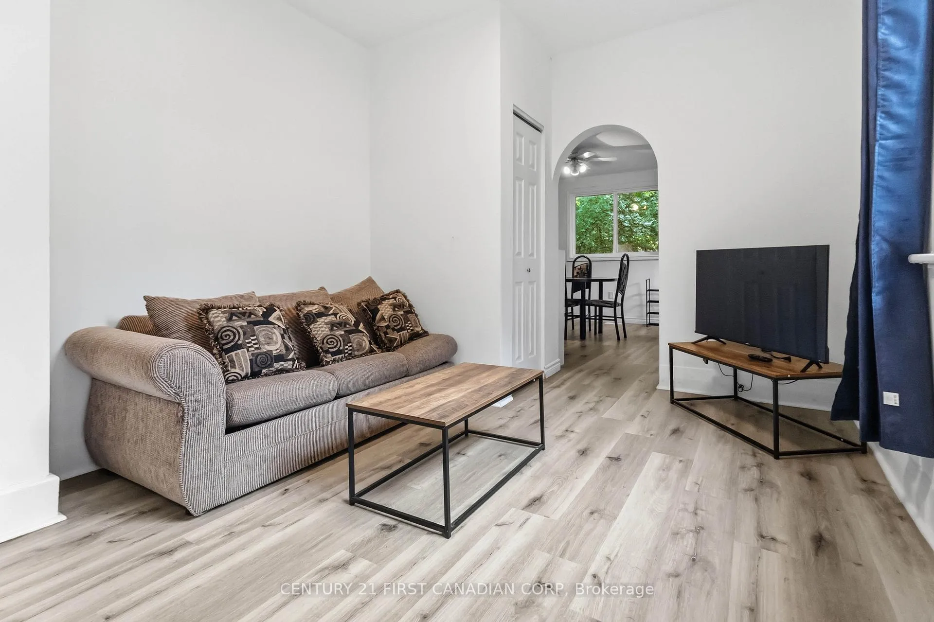 Photo 9 of 215 Bernard Avenue, London, East B — HOMEH