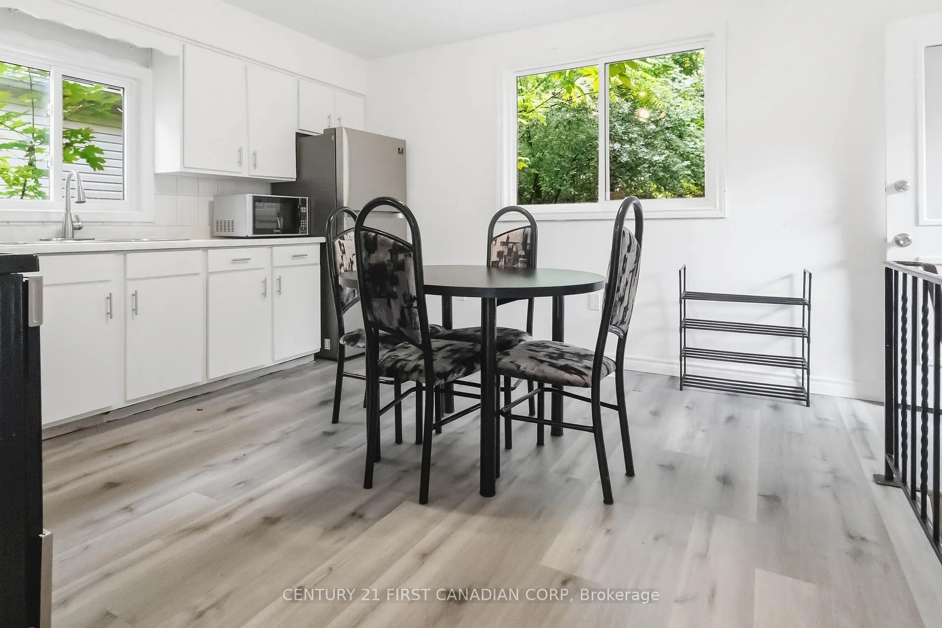 Photo 12 of 215 Bernard Avenue, London, East B — HOMEH