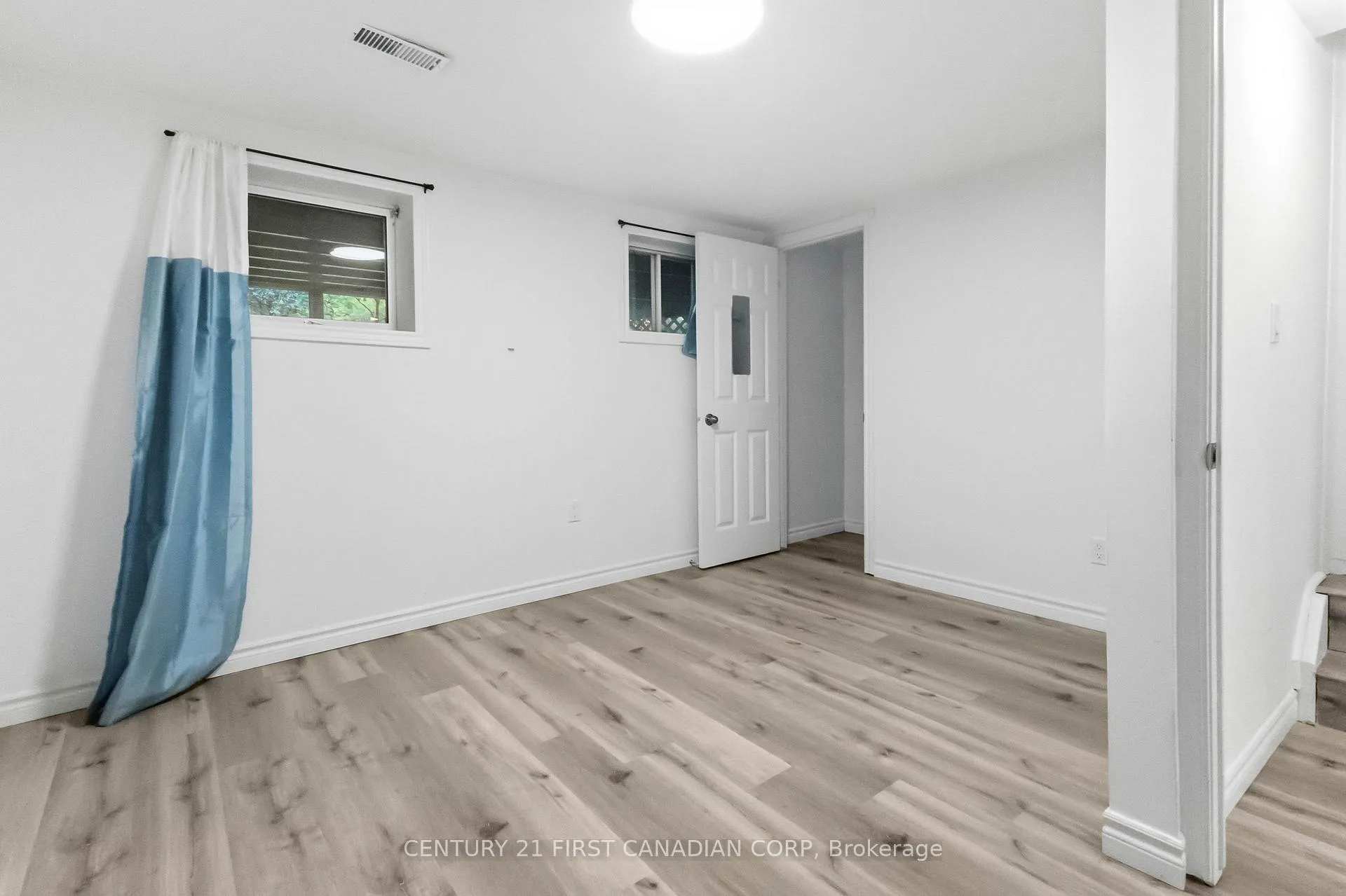 Photo 21 of 215 Bernard Avenue, London, East B — HOMEH