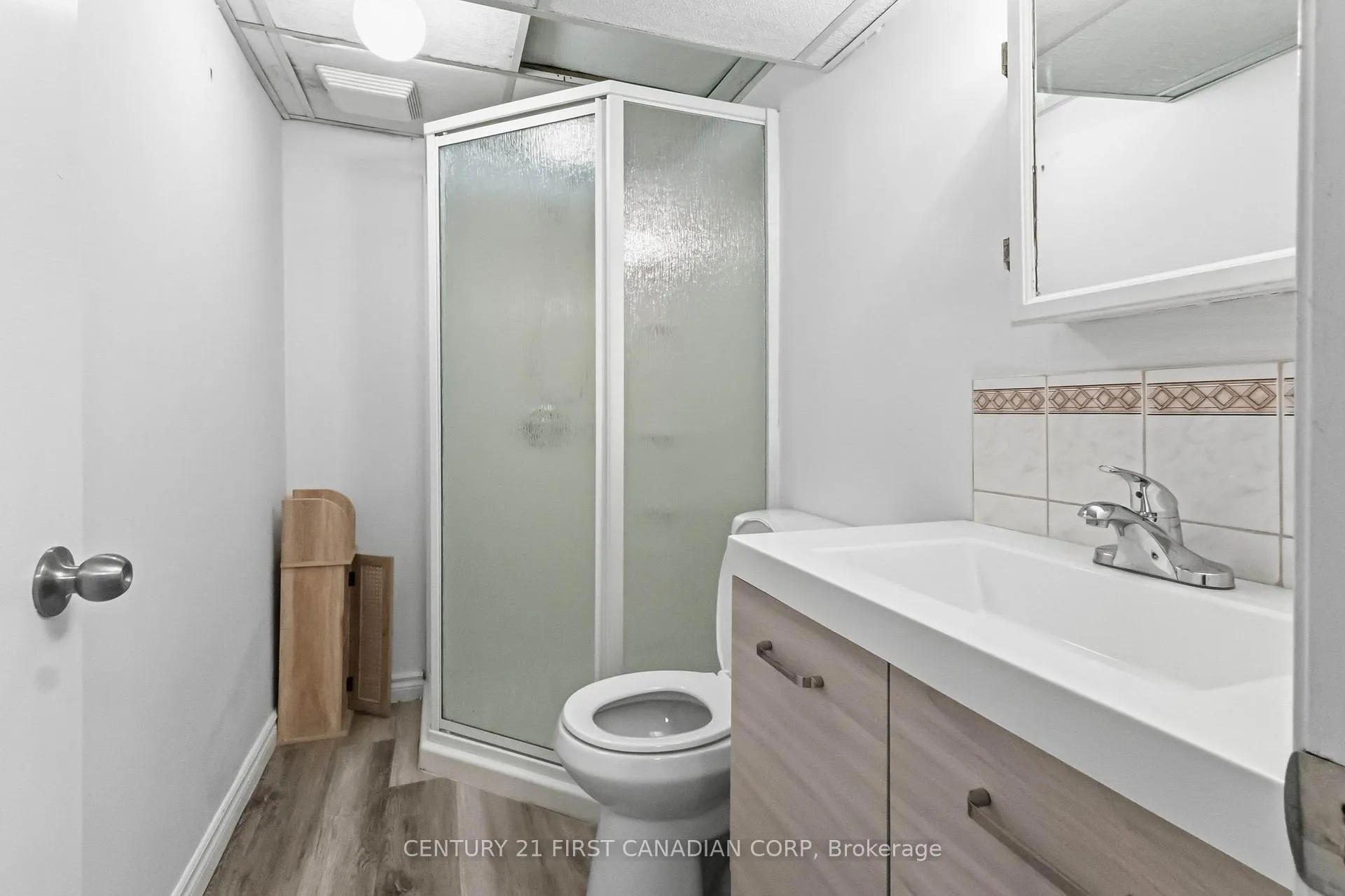 Photo 22 of 215 Bernard Avenue, London, East B — HOMEH