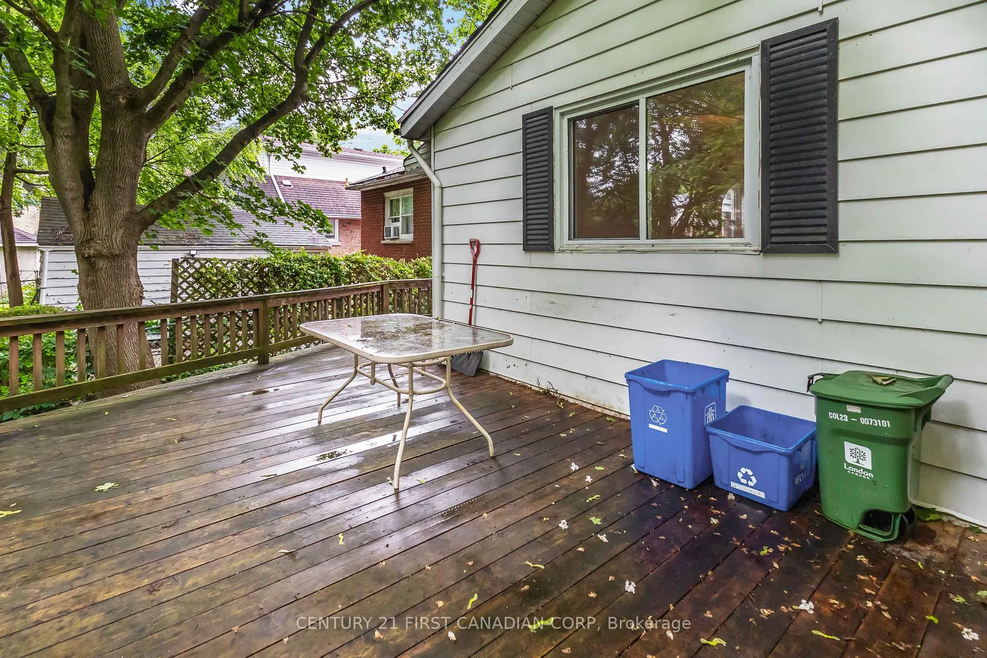 Photo 32 of 215 Bernard Avenue, London, East B — HOMEH