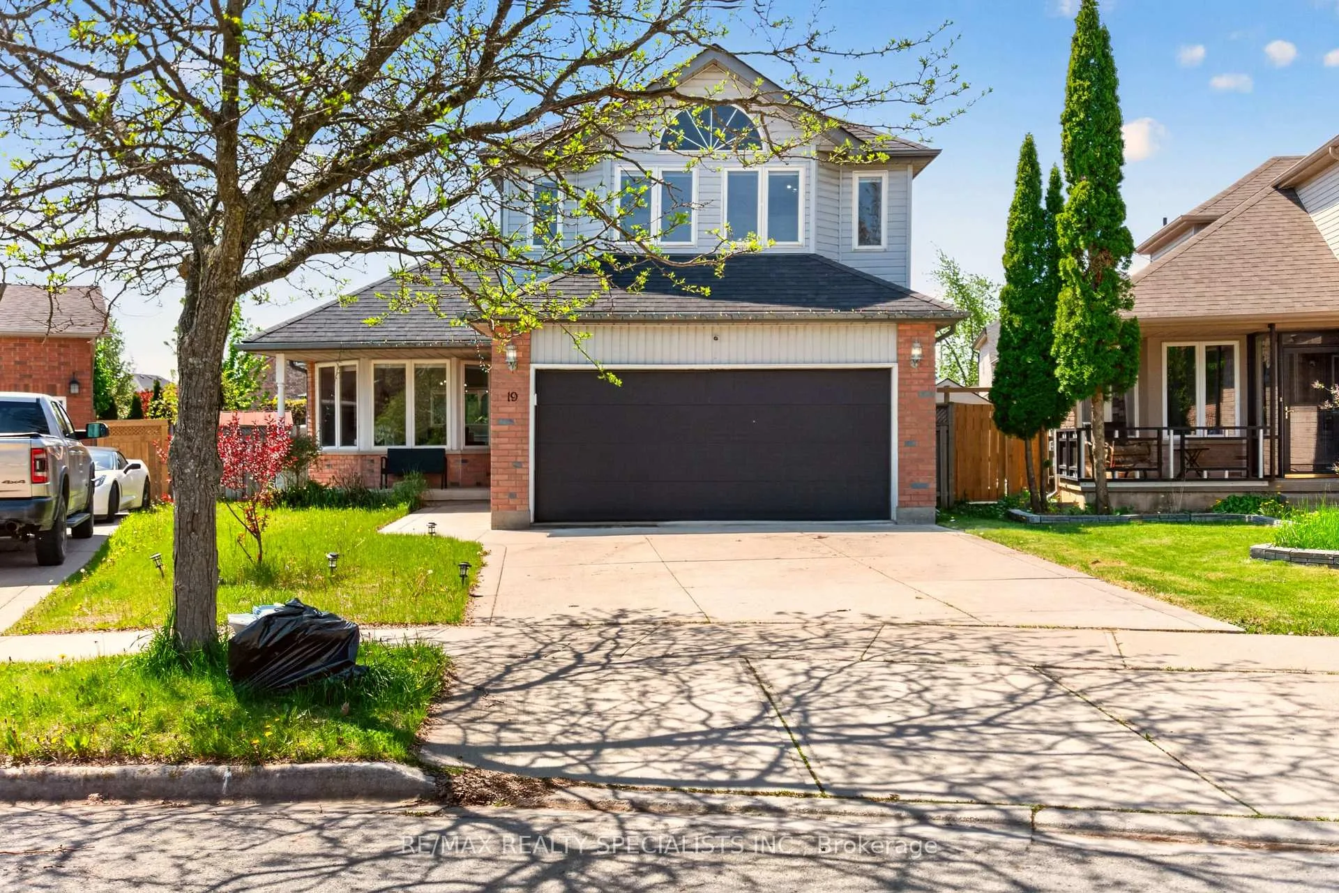 Photo 7 of 19 Sidney Crescent, Hamilton, Stoney Creek Mountain — HOMEH