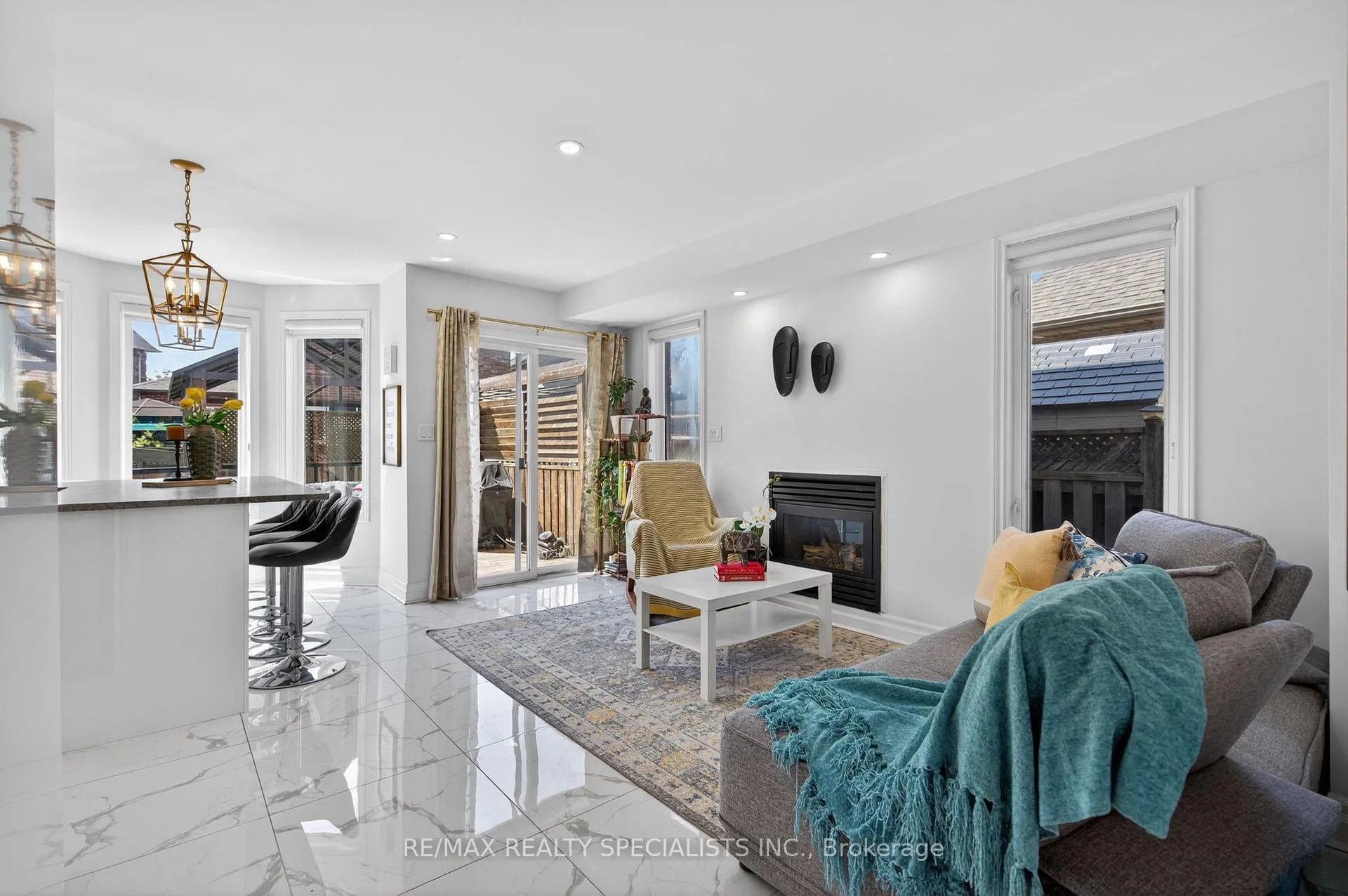 Photo 15 of 19 Sidney Crescent, Hamilton, Stoney Creek Mountain — HOMEH