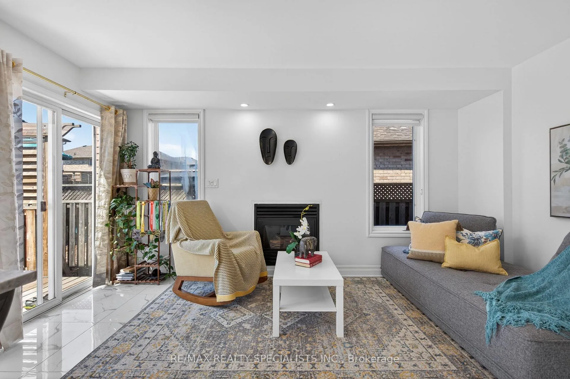 Photo 16 of 19 Sidney Crescent, Hamilton, Stoney Creek Mountain — HOMEH