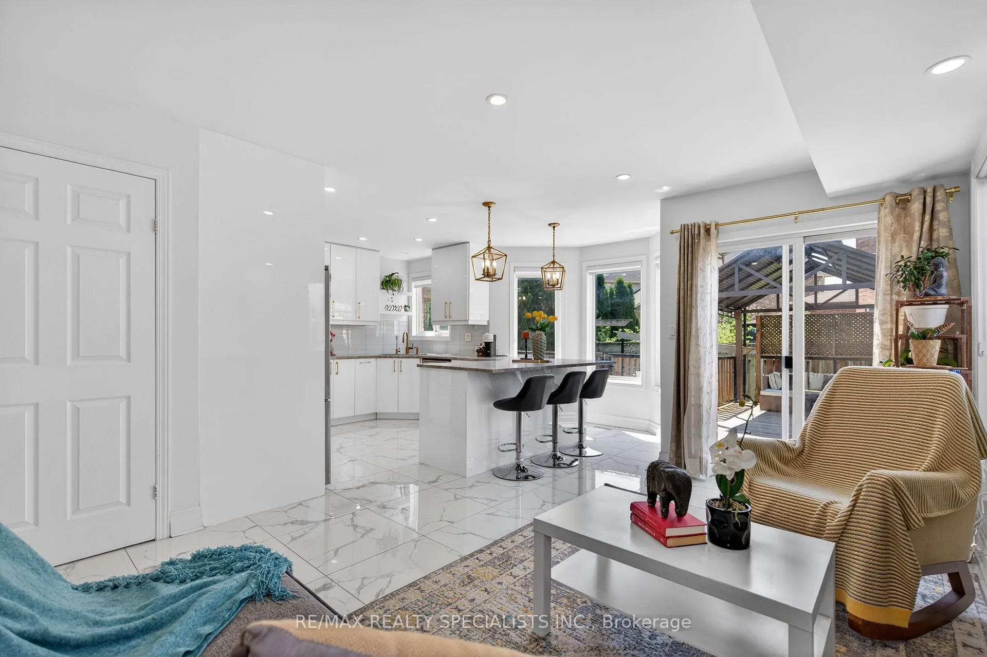 Photo 17 of 19 Sidney Crescent, Hamilton, Stoney Creek Mountain — HOMEH
