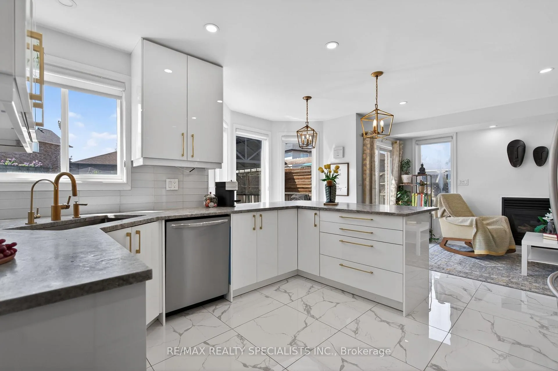 Photo 21 of 19 Sidney Crescent, Hamilton, Stoney Creek Mountain — HOMEH