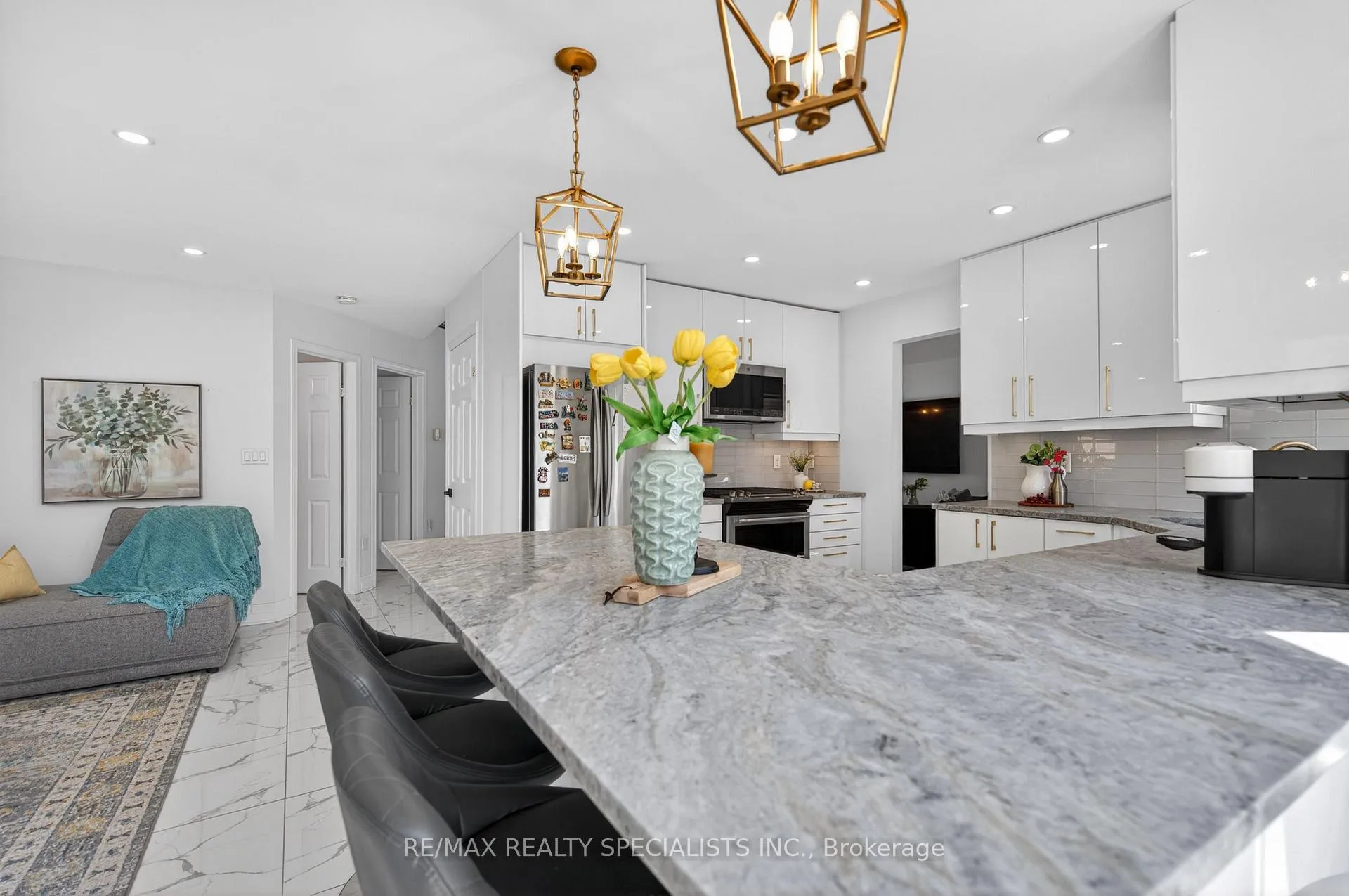 Photo 23 of 19 Sidney Crescent, Hamilton, Stoney Creek Mountain — HOMEH