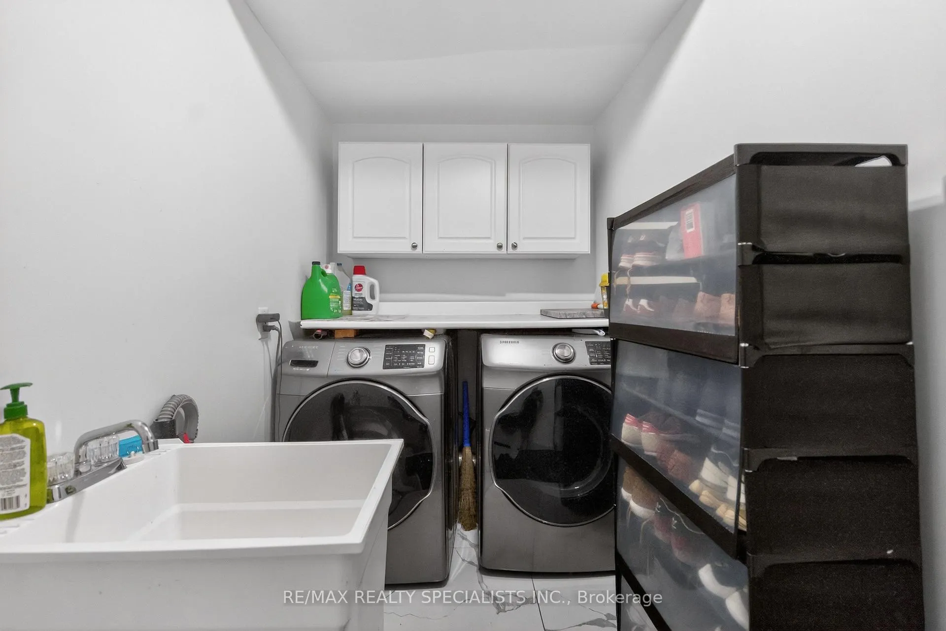 Photo 24 of 19 Sidney Crescent, Hamilton, Stoney Creek Mountain — HOMEH