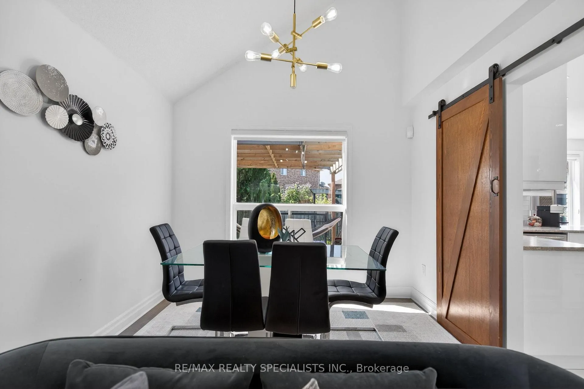 Photo 26 of 19 Sidney Crescent, Hamilton, Stoney Creek Mountain — HOMEH