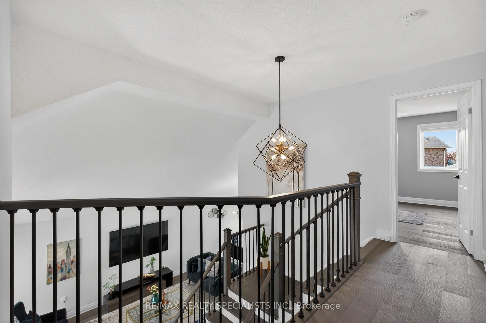 Photo 28 of 19 Sidney Crescent, Hamilton, Stoney Creek Mountain — HOMEH