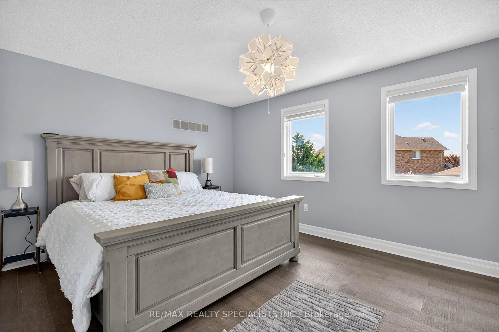 Photo 29 of 19 Sidney Crescent, Hamilton, Stoney Creek Mountain — HOMEH