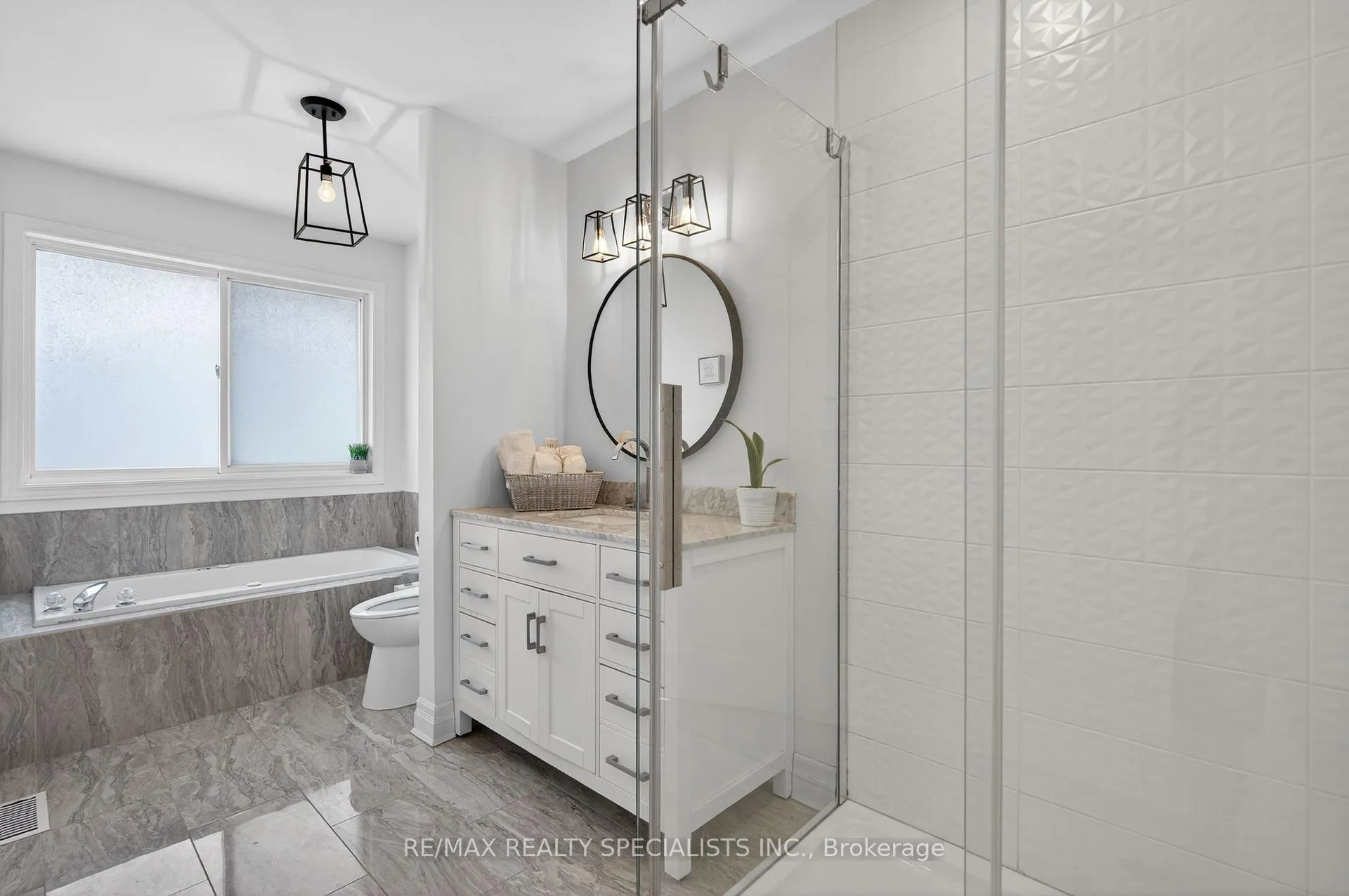 Photo 30 of 19 Sidney Crescent, Hamilton, Stoney Creek Mountain — HOMEH