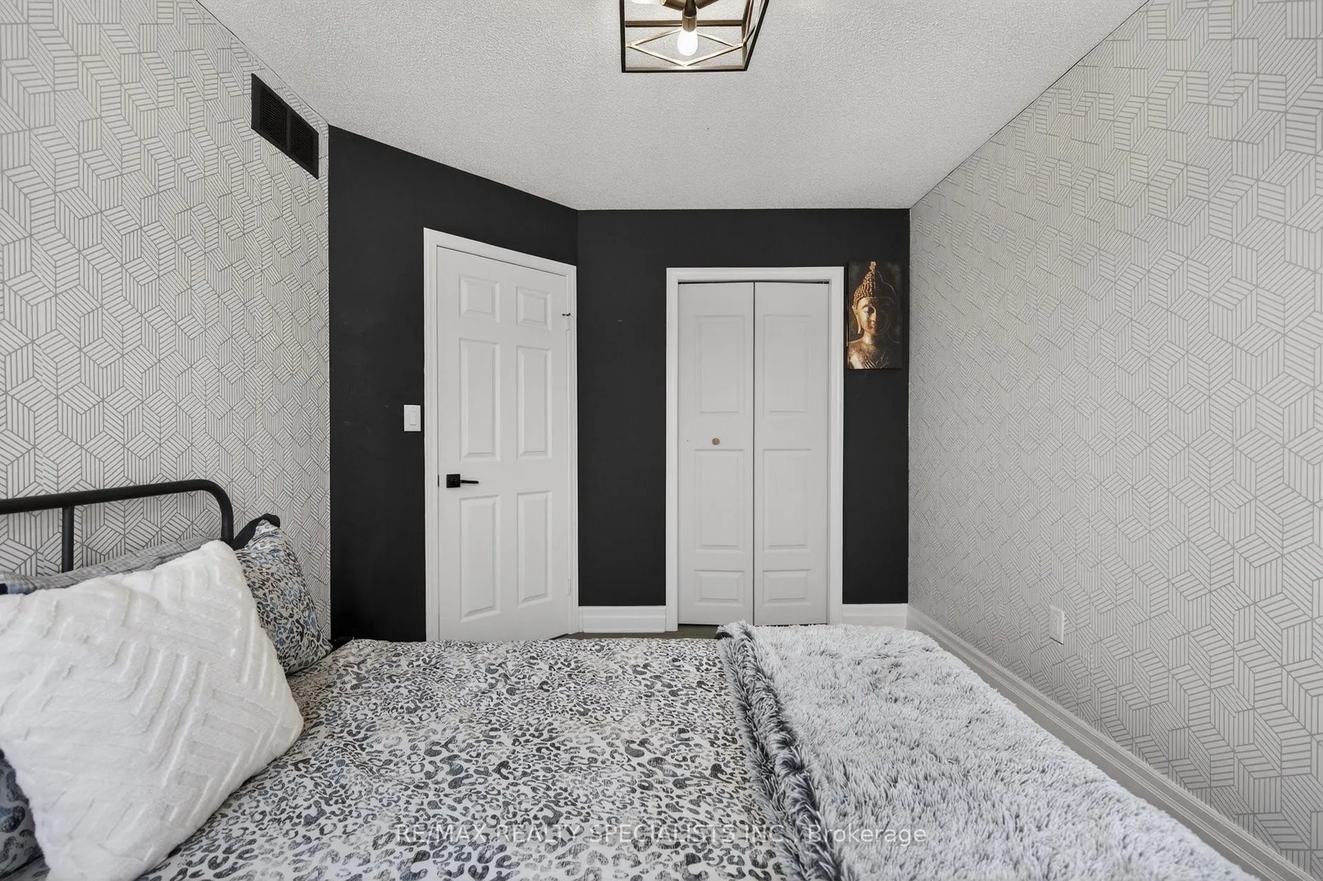 Photo 34 of 19 Sidney Crescent, Hamilton, Stoney Creek Mountain — HOMEH