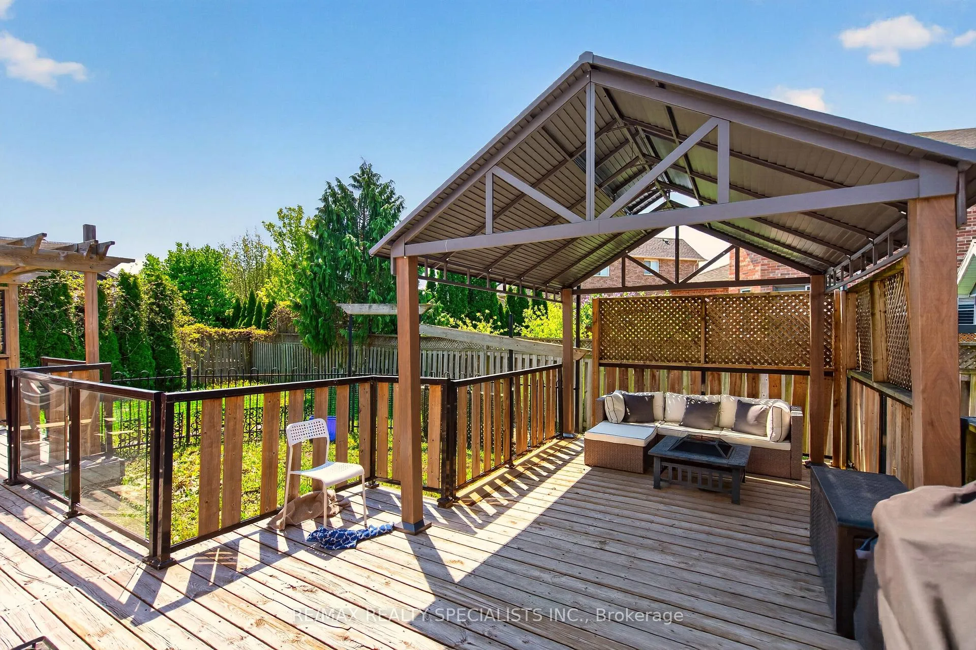 Photo 35 of 19 Sidney Crescent, Hamilton, Stoney Creek Mountain — HOMEH