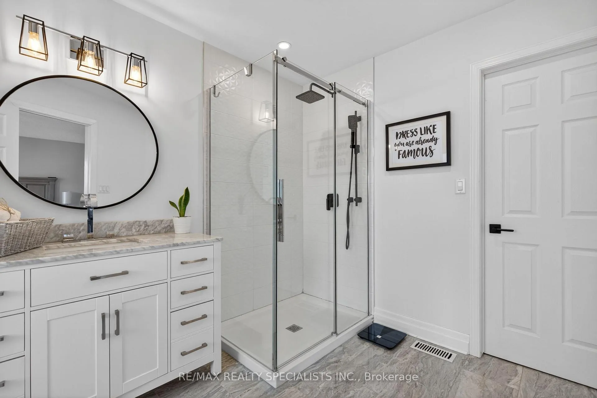Photo 40 of 19 Sidney Crescent, Hamilton, Stoney Creek Mountain — HOMEH