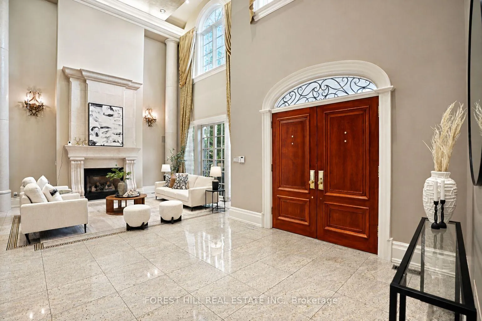 Photo 3 of 160 Renaissance Court, Vaughan, Beverley Glen — HOMEH