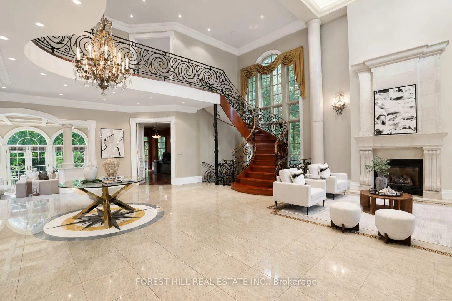 Photo 4 of 160 Renaissance Court, Vaughan, Beverley Glen — HOMEH