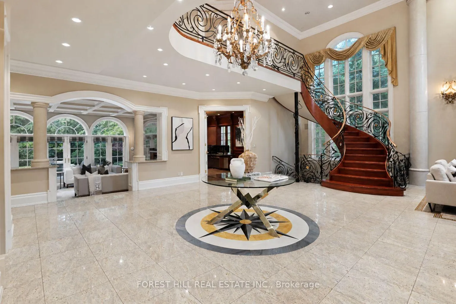 Photo 6 of 160 Renaissance Court, Vaughan, Beverley Glen — HOMEH
