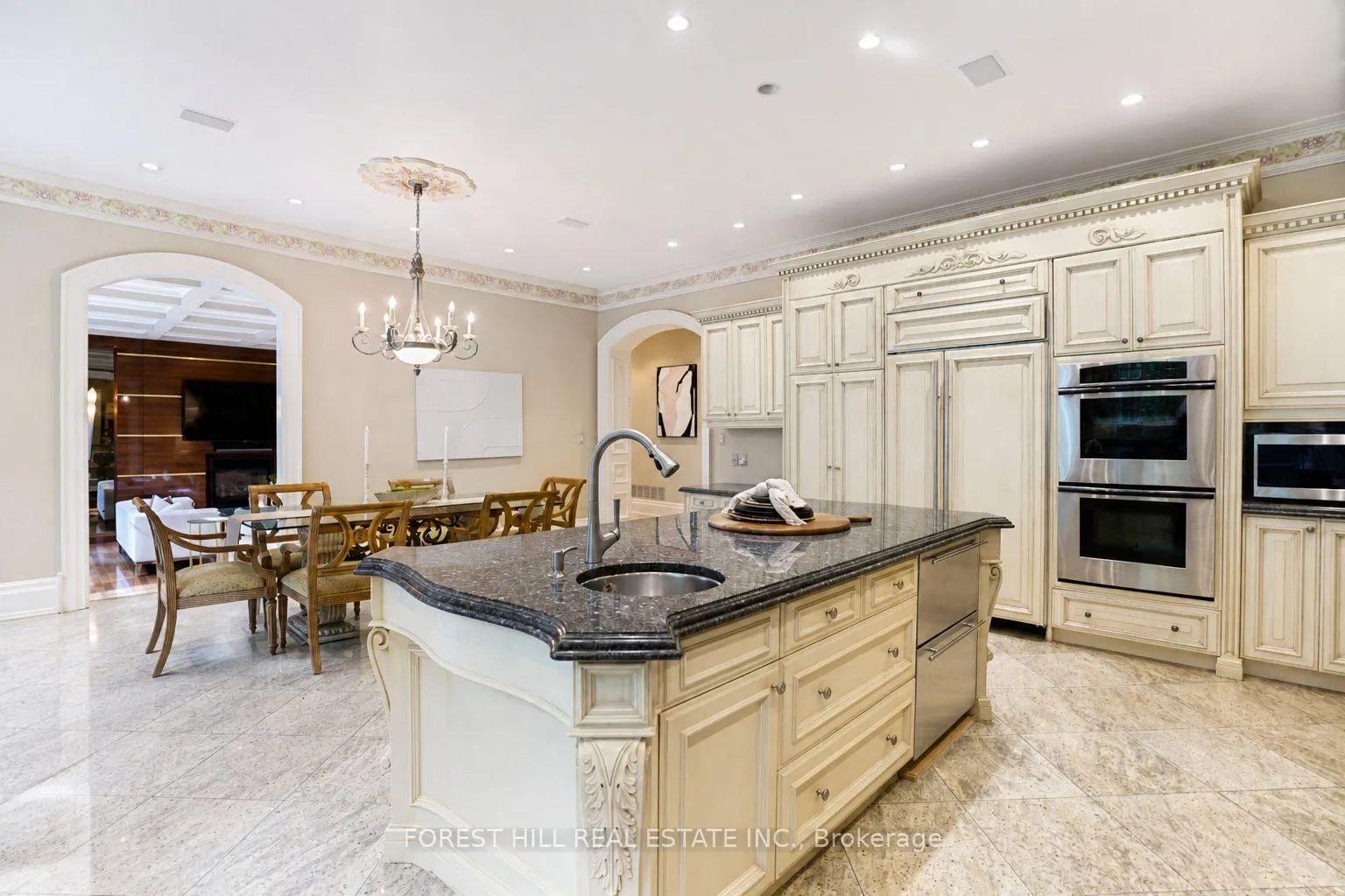 Photo 14 of 160 Renaissance Court, Vaughan, Beverley Glen — HOMEH