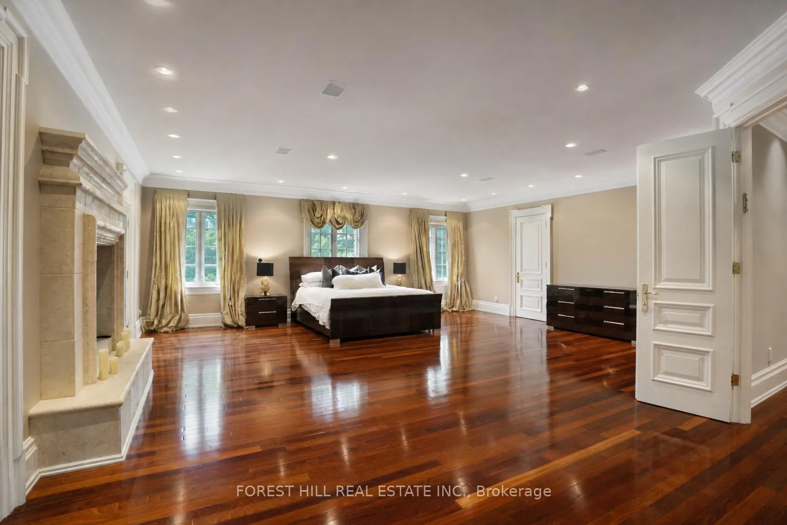 Photo 19 of 160 Renaissance Court, Vaughan, Beverley Glen — HOMEH