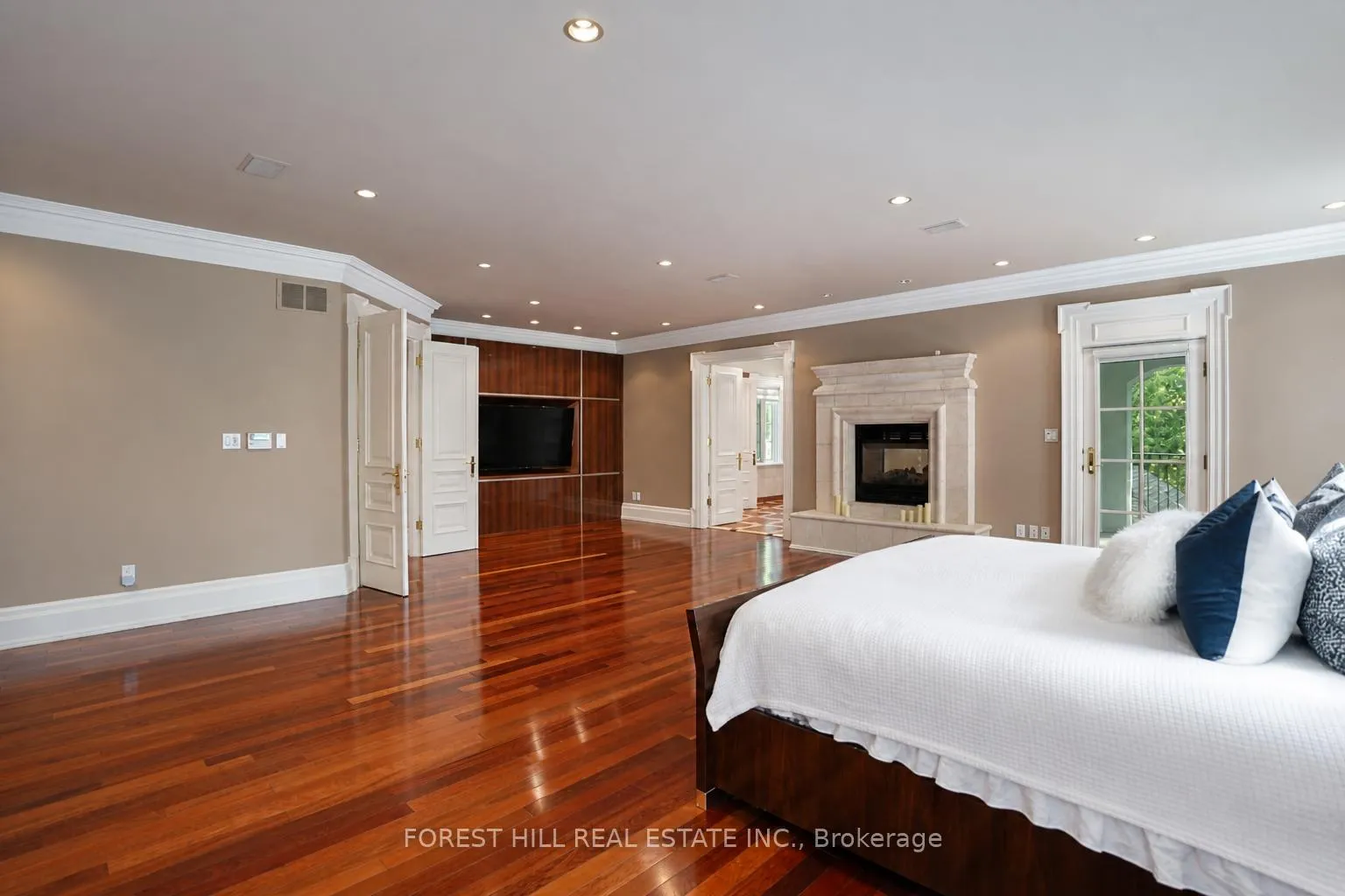 Photo 20 of 160 Renaissance Court, Vaughan, Beverley Glen — HOMEH