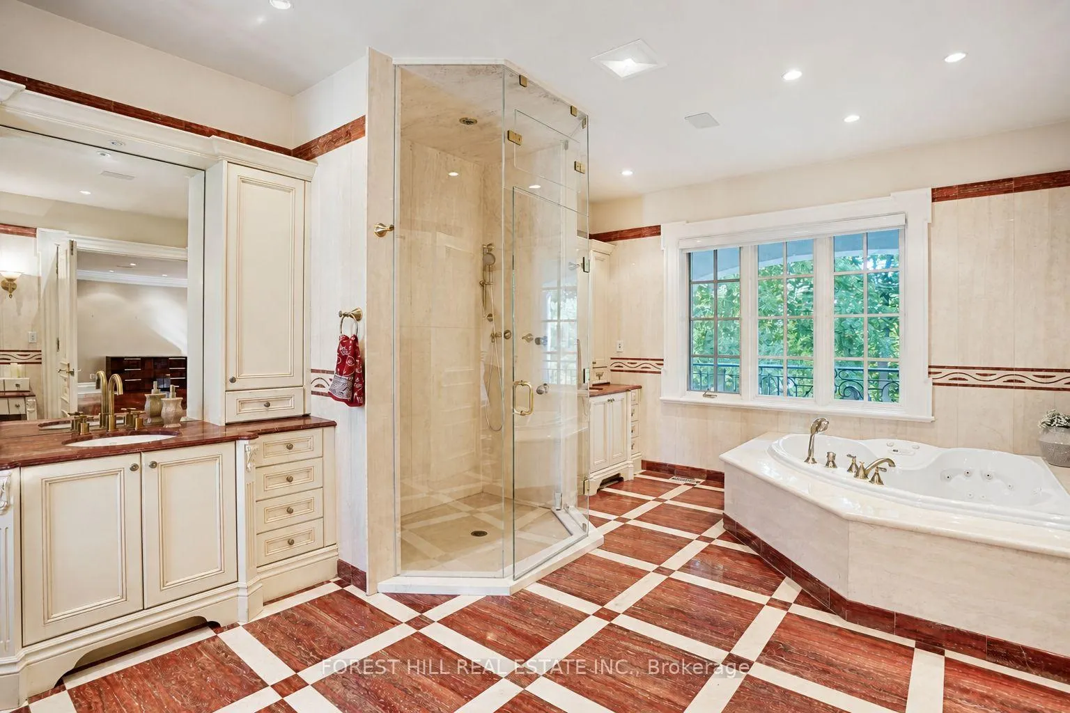 Photo 24 of 160 Renaissance Court, Vaughan, Beverley Glen — HOMEH