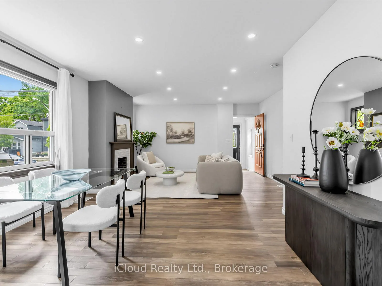 Photo of 1303 Woodbine Avenue