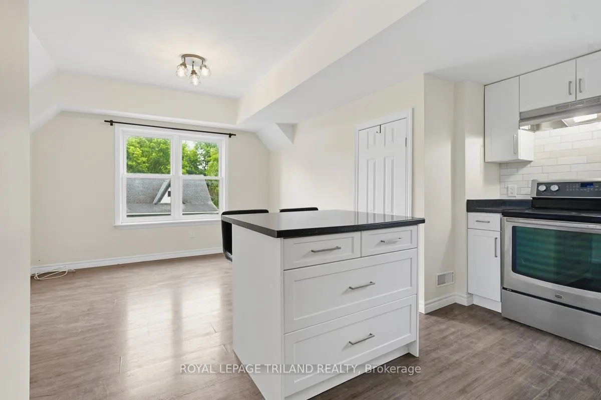 Photo 4 of Unit 2, 876 Van Street, London, East L — HOMEH