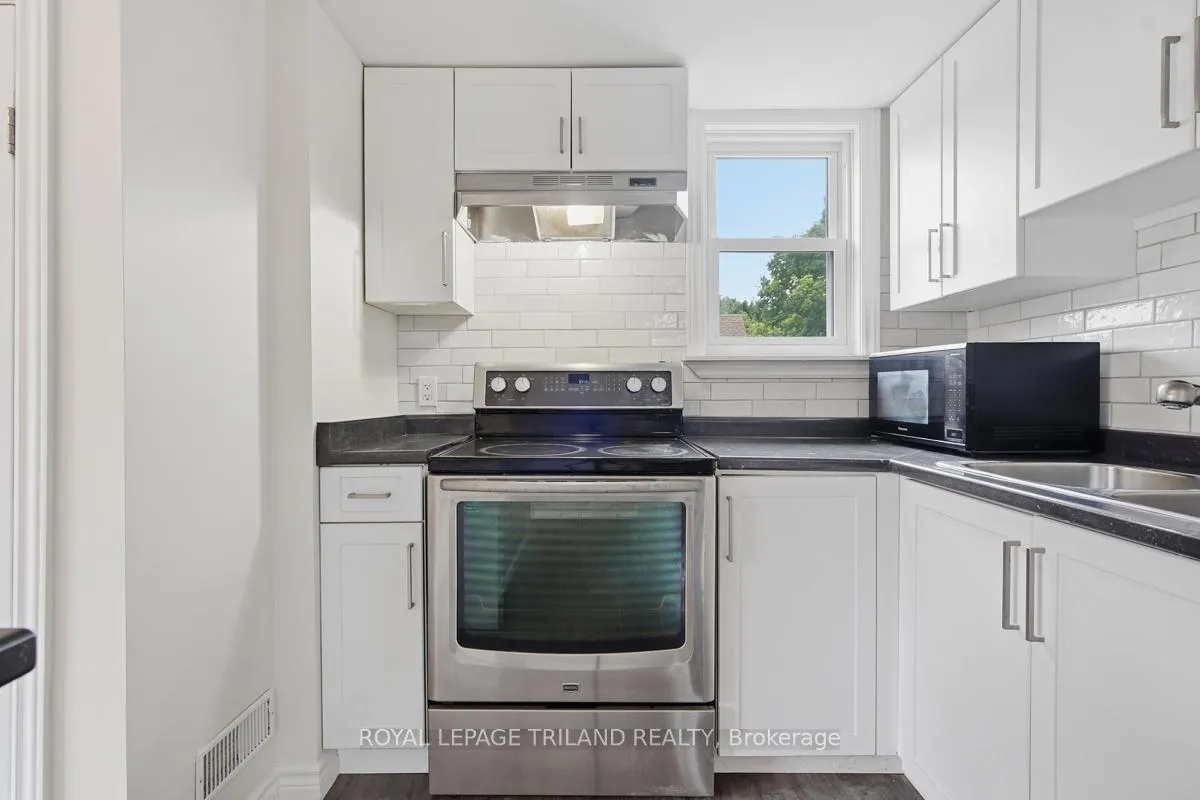 Photo 5 of Unit 2, 876 Van Street, London, East L — HOMEH