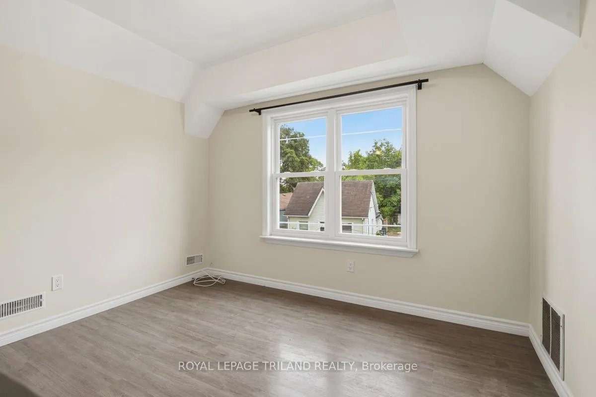 Photo 8 of Unit 2, 876 Van Street, London, East L — HOMEH