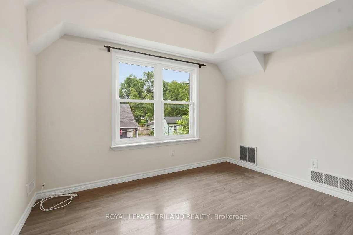 Photo 9 of Unit 2, 876 Van Street, London, East L — HOMEH