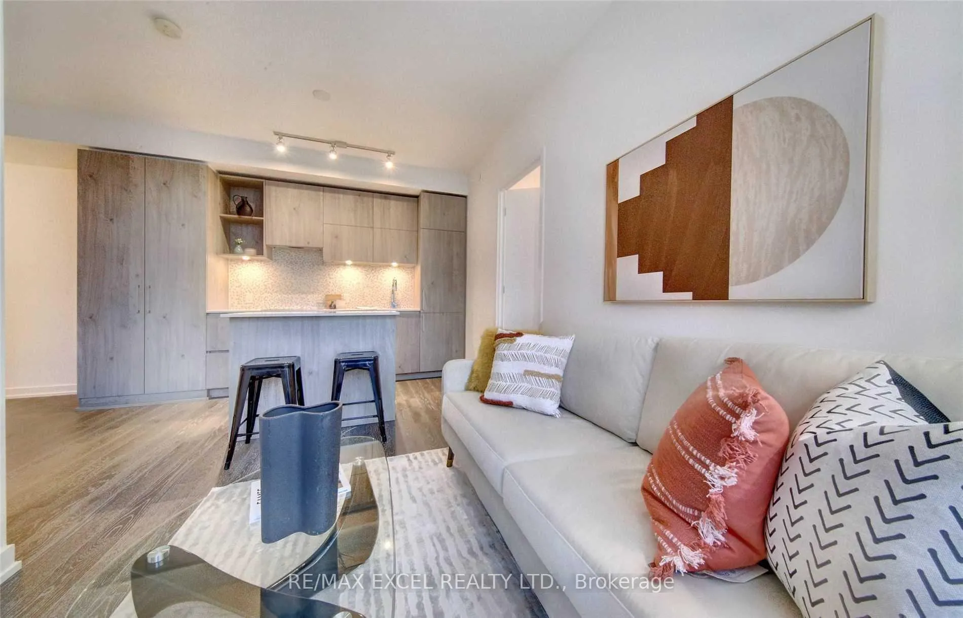 Photo 7 of Unit 3402, 1 Yorkville Avenue, Toronto, The Annex — HOMEH