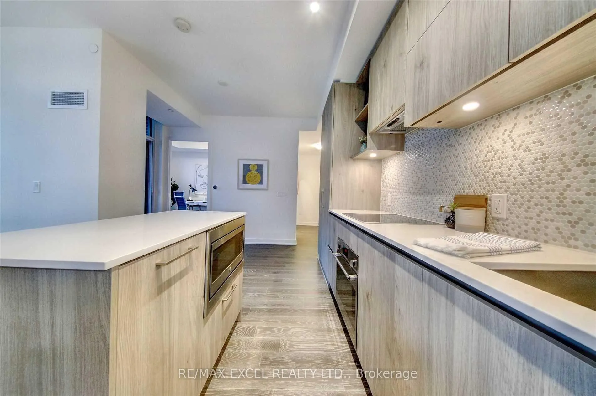 Photo 11 of Unit 3402, 1 Yorkville Avenue, Toronto, The Annex — HOMEH
