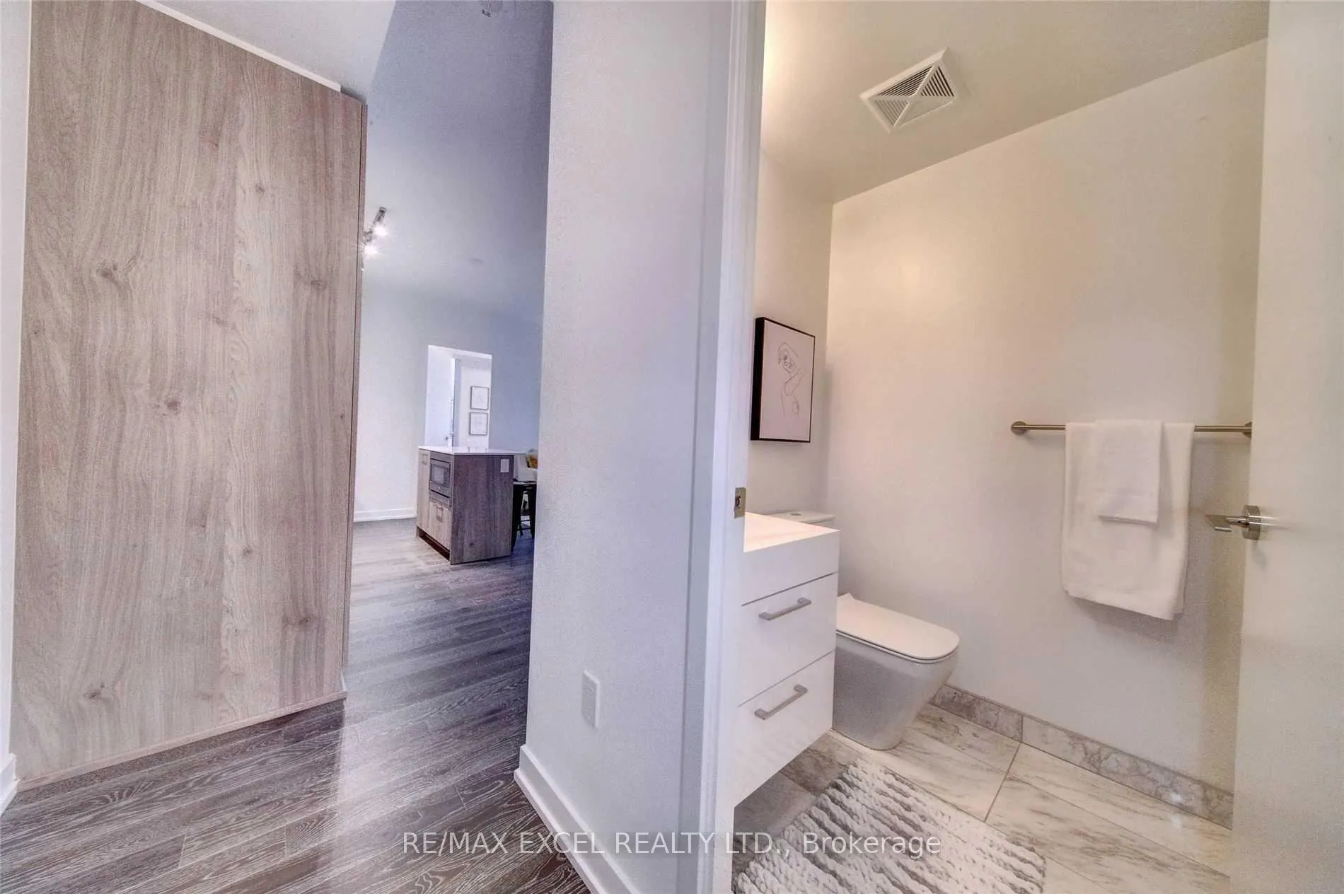 Photo 15 of Unit 3402, 1 Yorkville Avenue, Toronto, The Annex — HOMEH