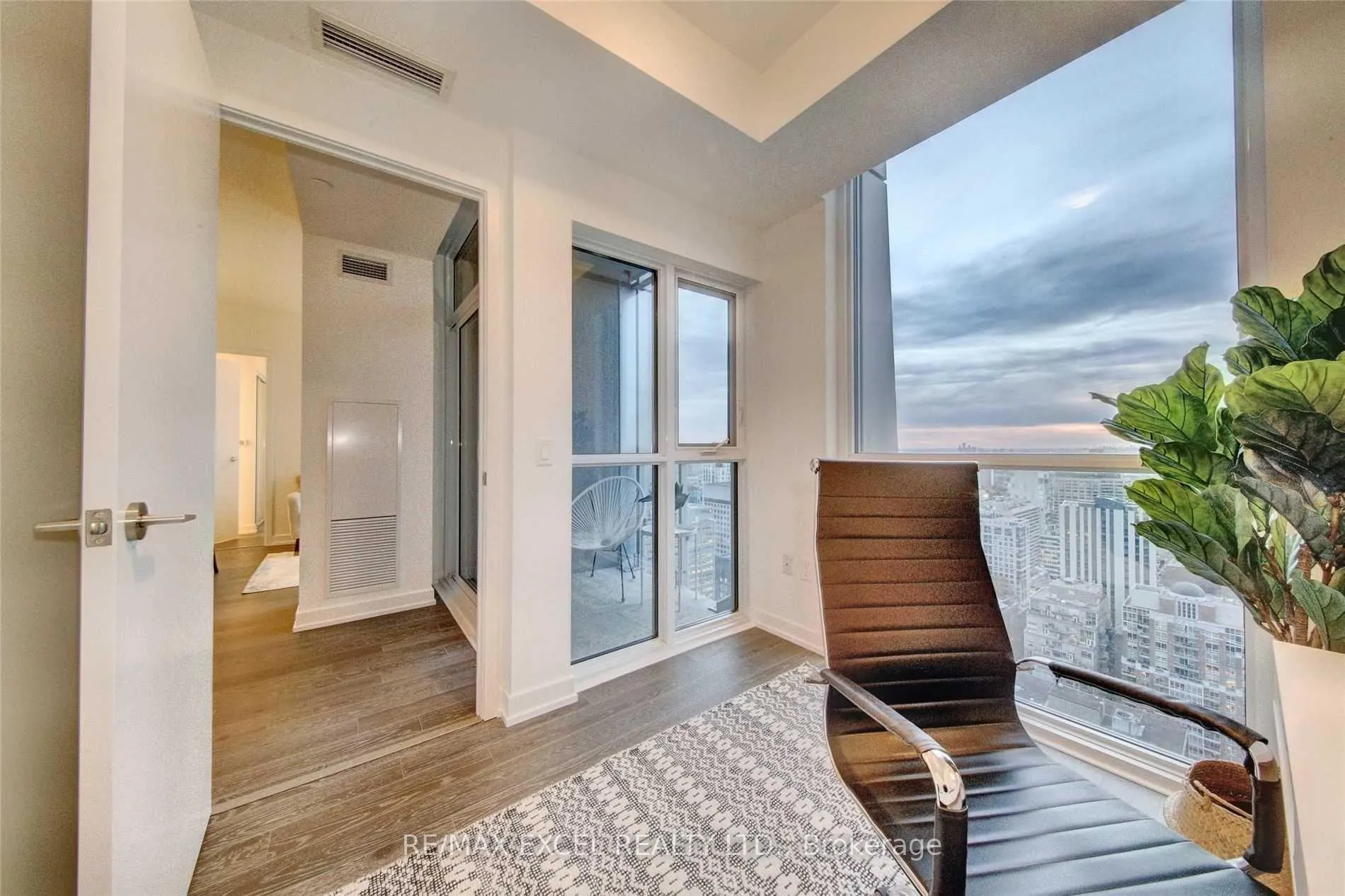 Photo 19 of Unit 3402, 1 Yorkville Avenue, Toronto, The Annex — HOMEH