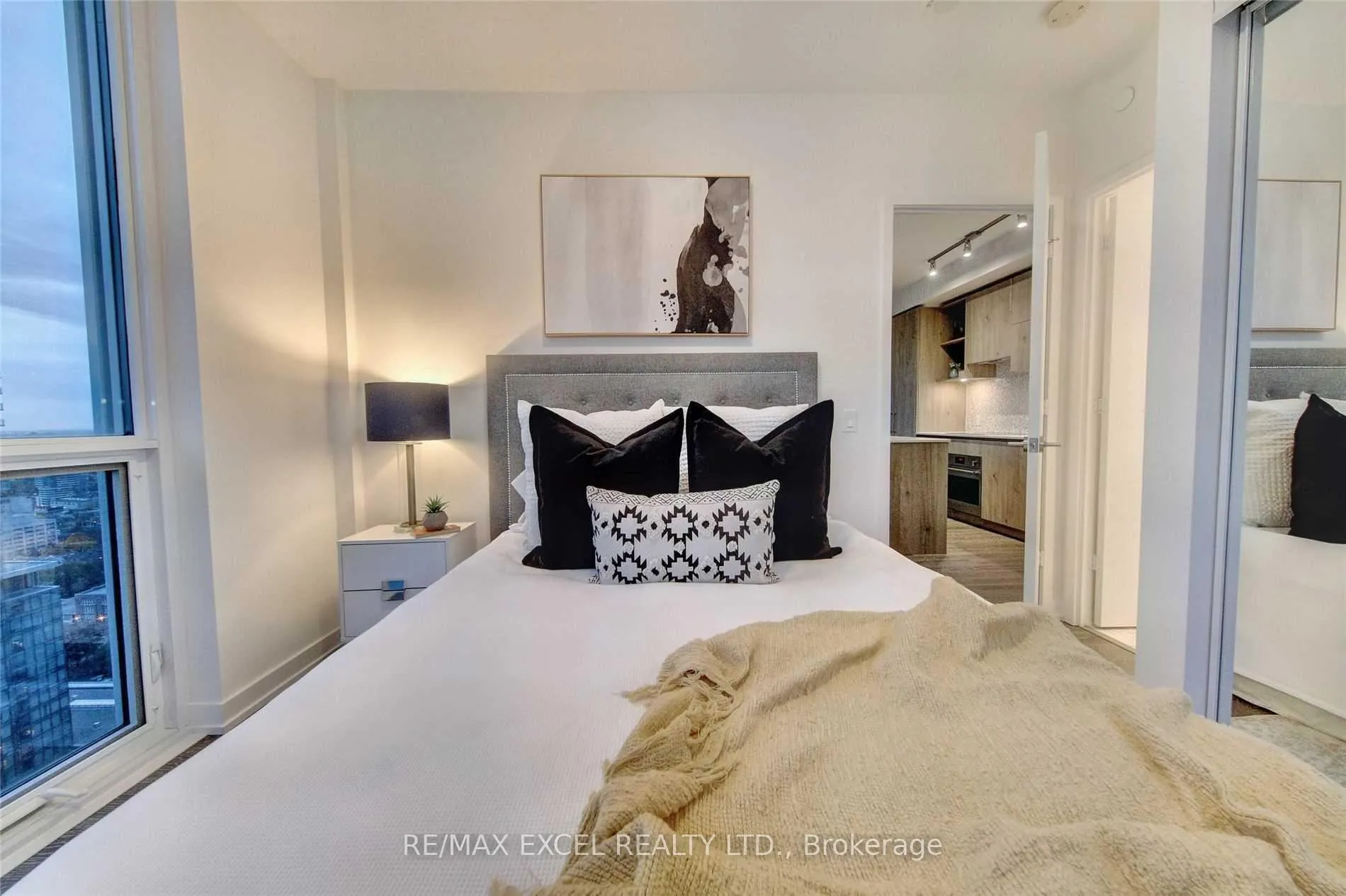 Photo 22 of Unit 3402, 1 Yorkville Avenue, Toronto, The Annex — HOMEH