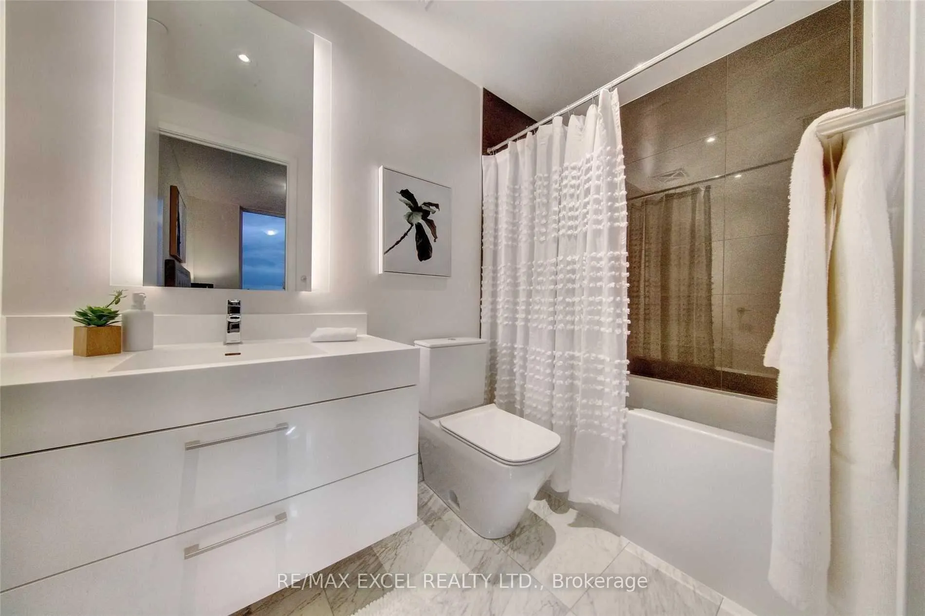 Photo 25 of Unit 3402, 1 Yorkville Avenue, Toronto, The Annex — HOMEH