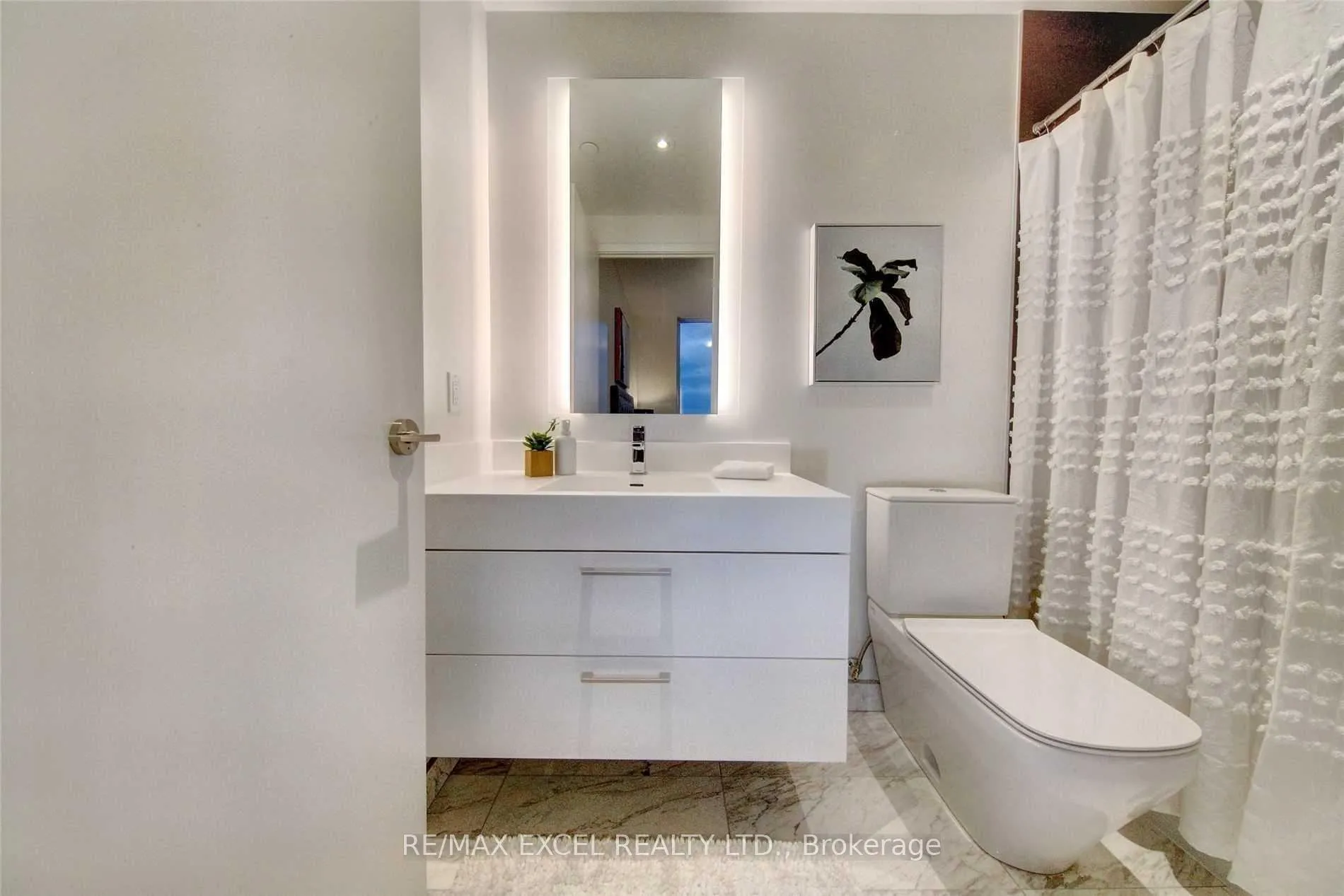 Photo 26 of Unit 3402, 1 Yorkville Avenue, Toronto, The Annex — HOMEH