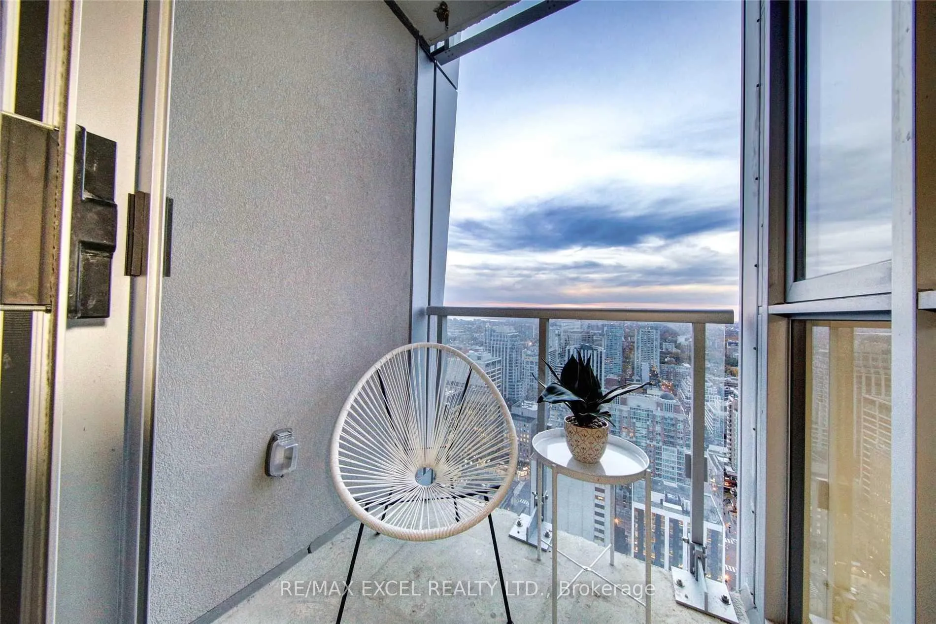 Photo 29 of Unit 3402, 1 Yorkville Avenue, Toronto, The Annex — HOMEH