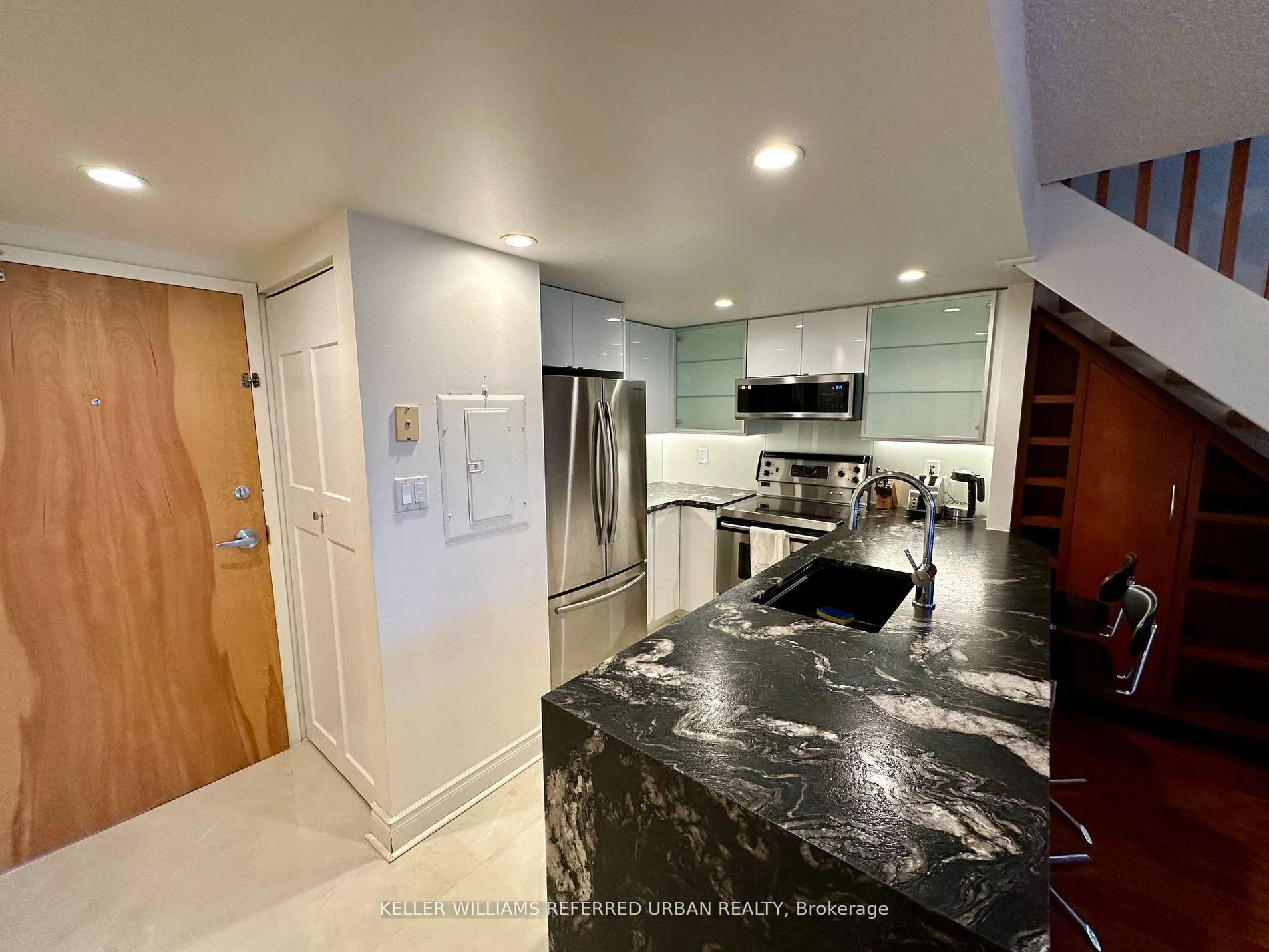Photo 2 of Unit 705, 80 Cumberland Street, Toronto, The Annex — HOMEH