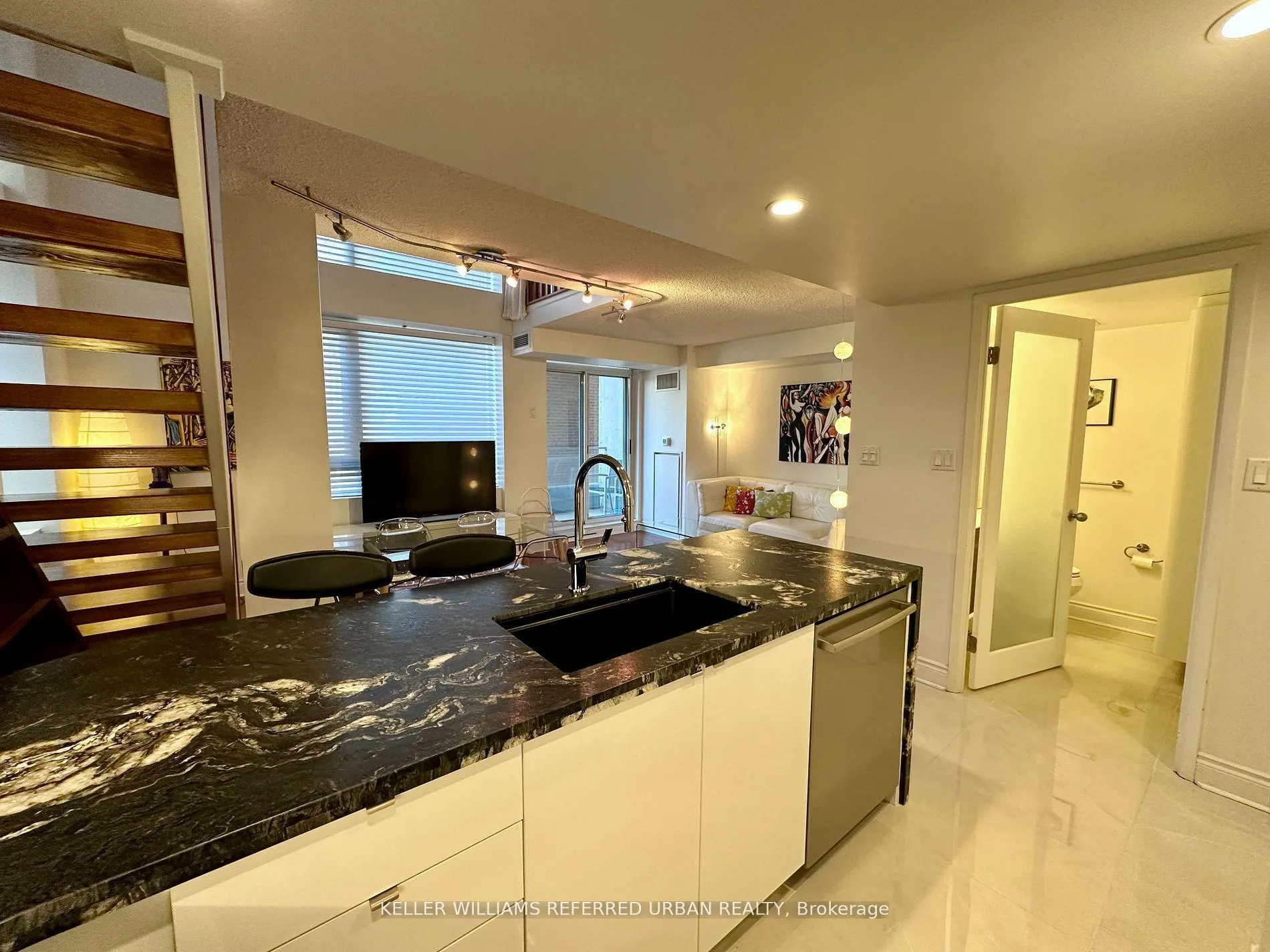 Photo 5 of Unit 705, 80 Cumberland Street, Toronto, The Annex — HOMEH