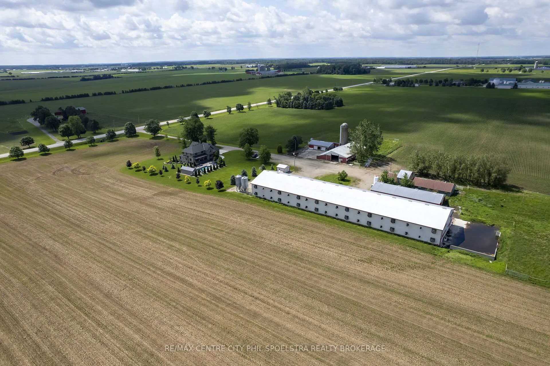 Photo 4 of 6928 Wellington Road 10, Mapleton, Rural Mapleton — HOMEH